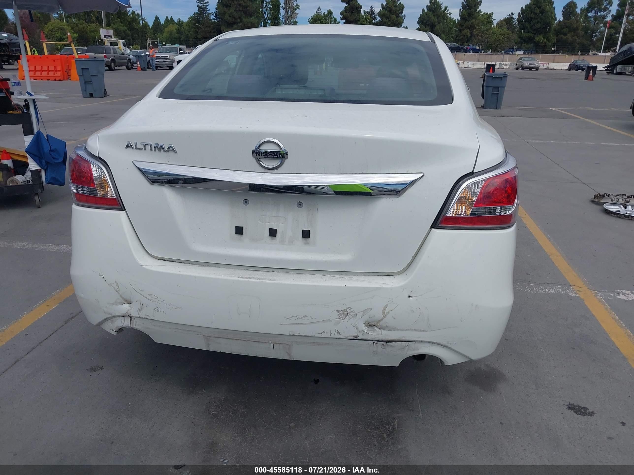 2015 Nissan Altima 2.5 White vin: 1N4AL3AP3FC433365