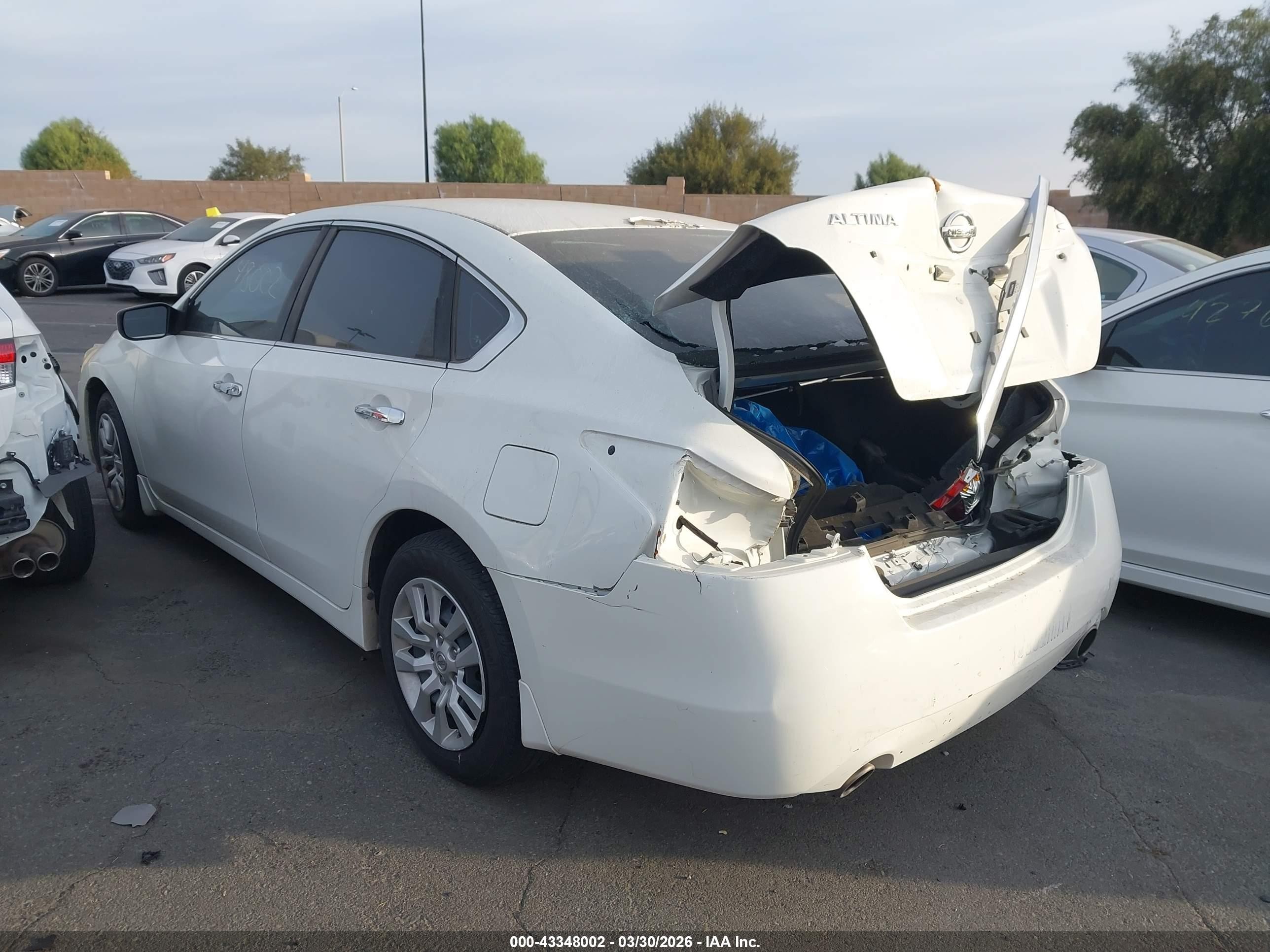 2015 Nissan Altima 2.5 S White vin: 1N4AL3AP3FC436217