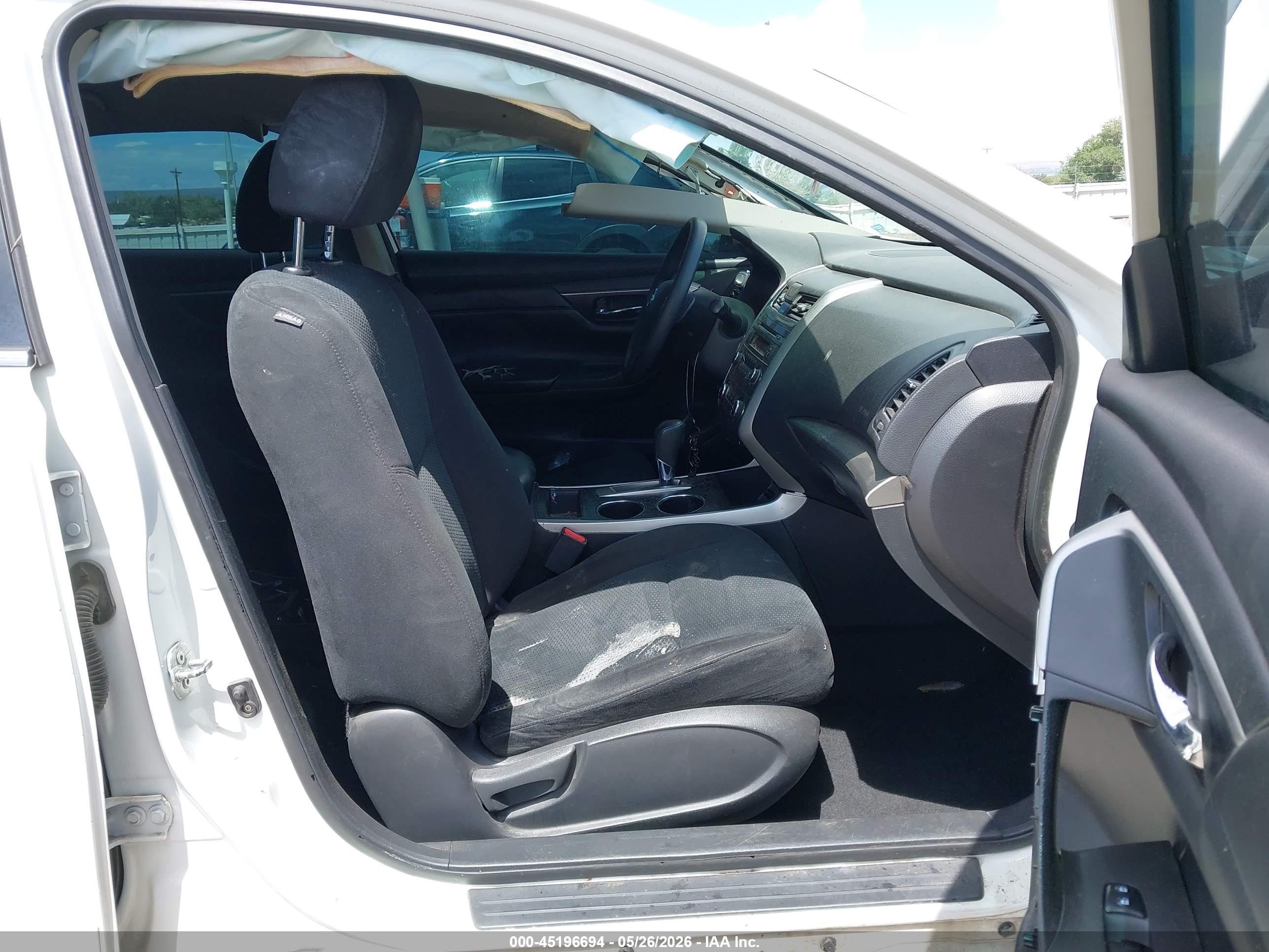 2015 Nissan Altima 2.5 S Белый vin: 1N4AL3AP3FC448819