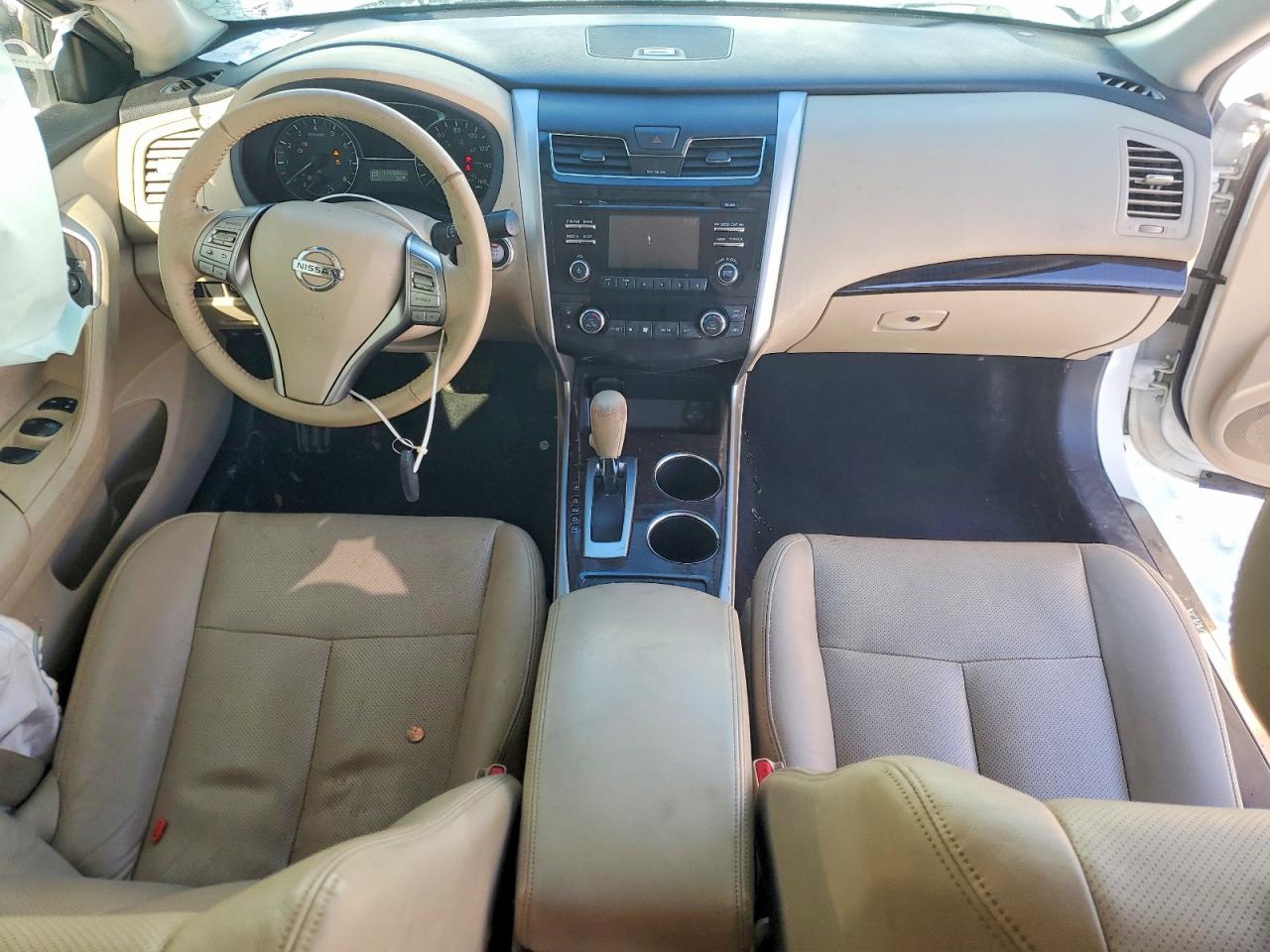 2015 Nissan Altima 2.5 White vin: 1N4AL3AP3FC452854