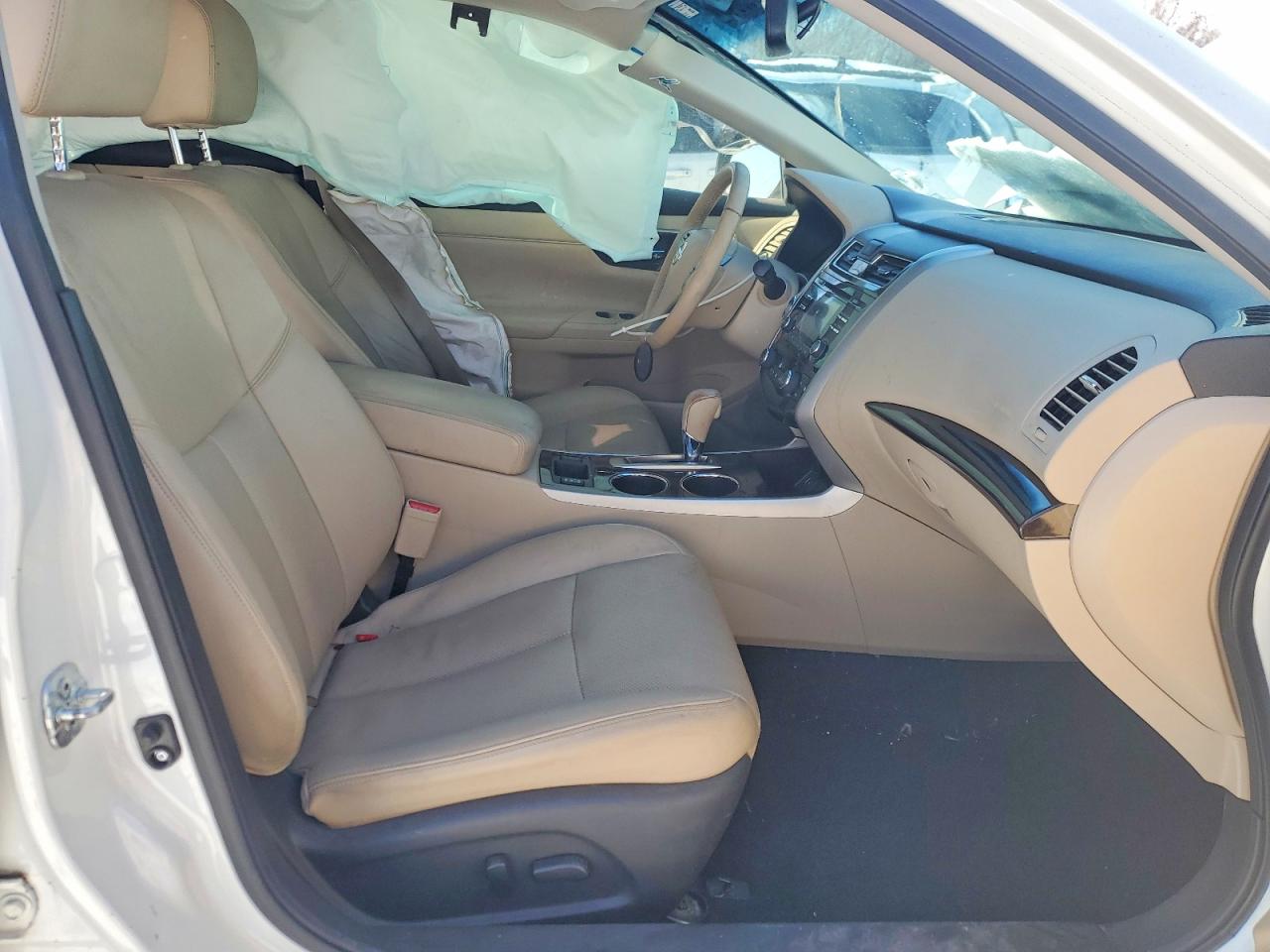 2015 Nissan Altima 2.5 White vin: 1N4AL3AP3FC452854