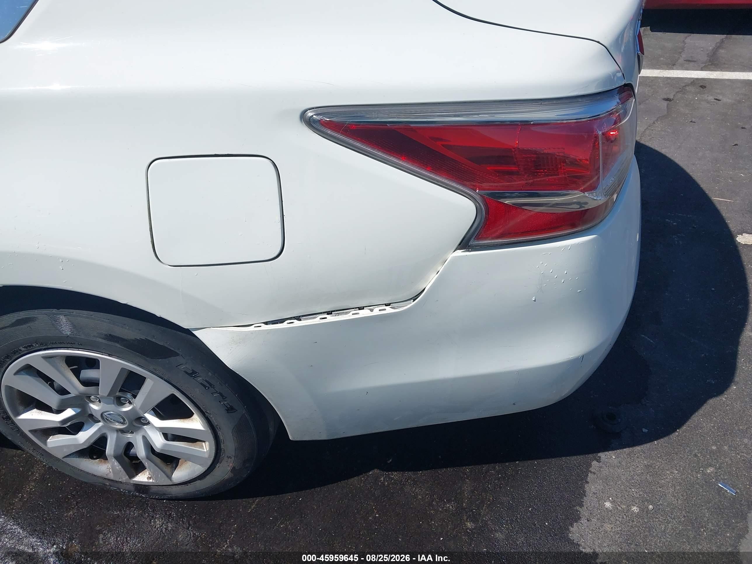 2015 Nissan Altima 2.5/2.5 S/2.5 Sl/2.5 Sv White vin: 1N4AL3AP3FC458864
