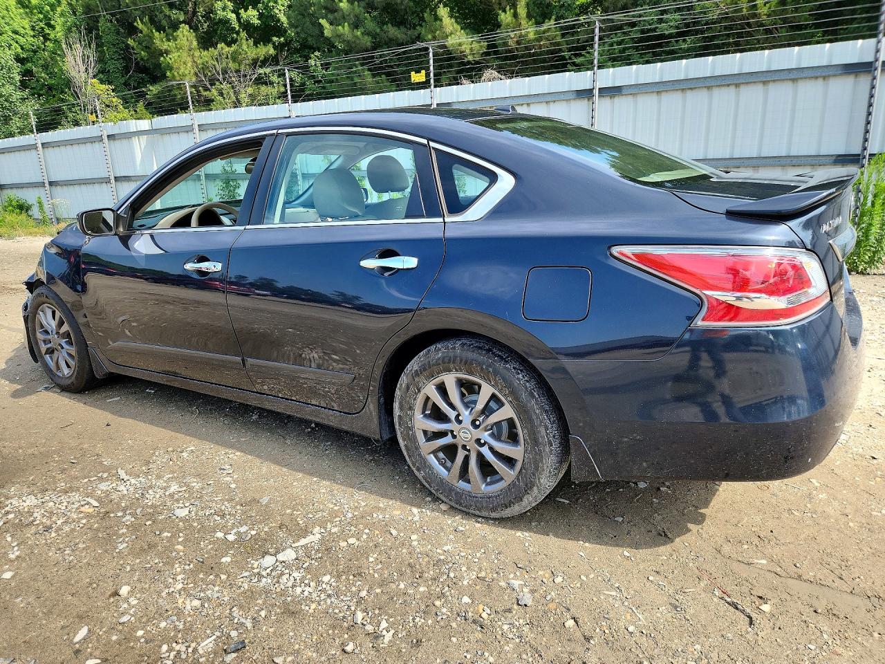 2015 Nissan Altima 2.5 S Gray vin: 1N4AL3AP3FC471842