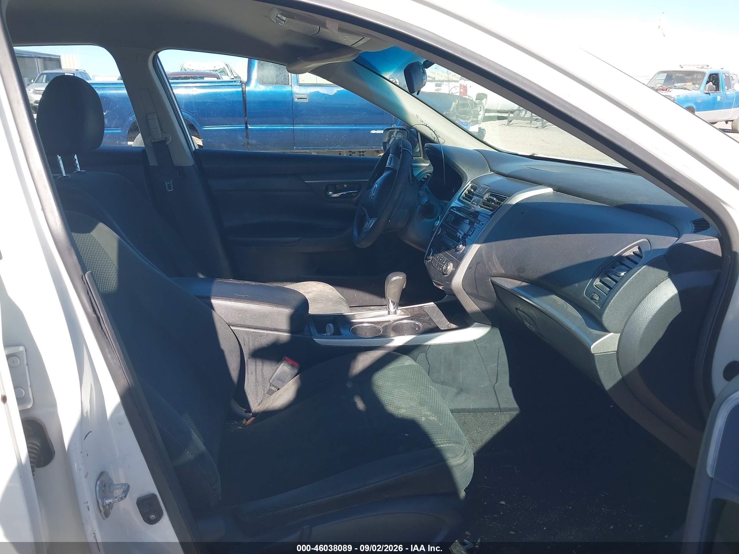 2015 Nissan Altima 2.5 S White vin: 1N4AL3AP3FC478175