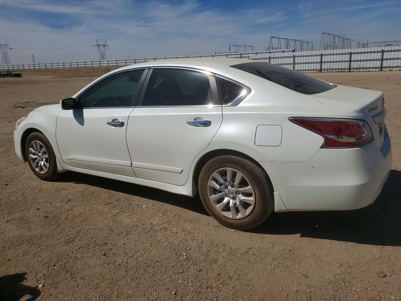 2015 Nissan Altima 2.5 S White vin: 1N4AL3AP3FC481741
