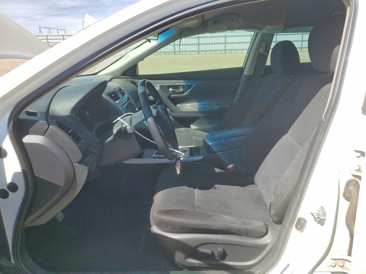 2015 Nissan Altima 2.5 S White vin: 1N4AL3AP3FC481741