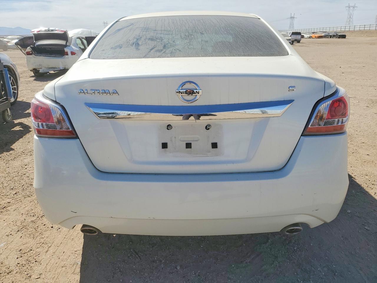 2015 Nissan Altima 2.5 S White vin: 1N4AL3AP3FC481741