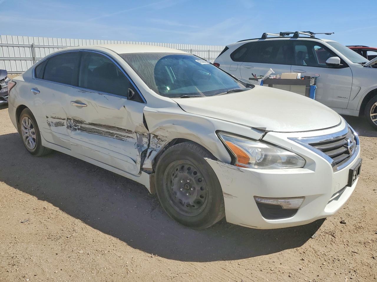 2015 Nissan Altima 2.5 S White vin: 1N4AL3AP3FC481741