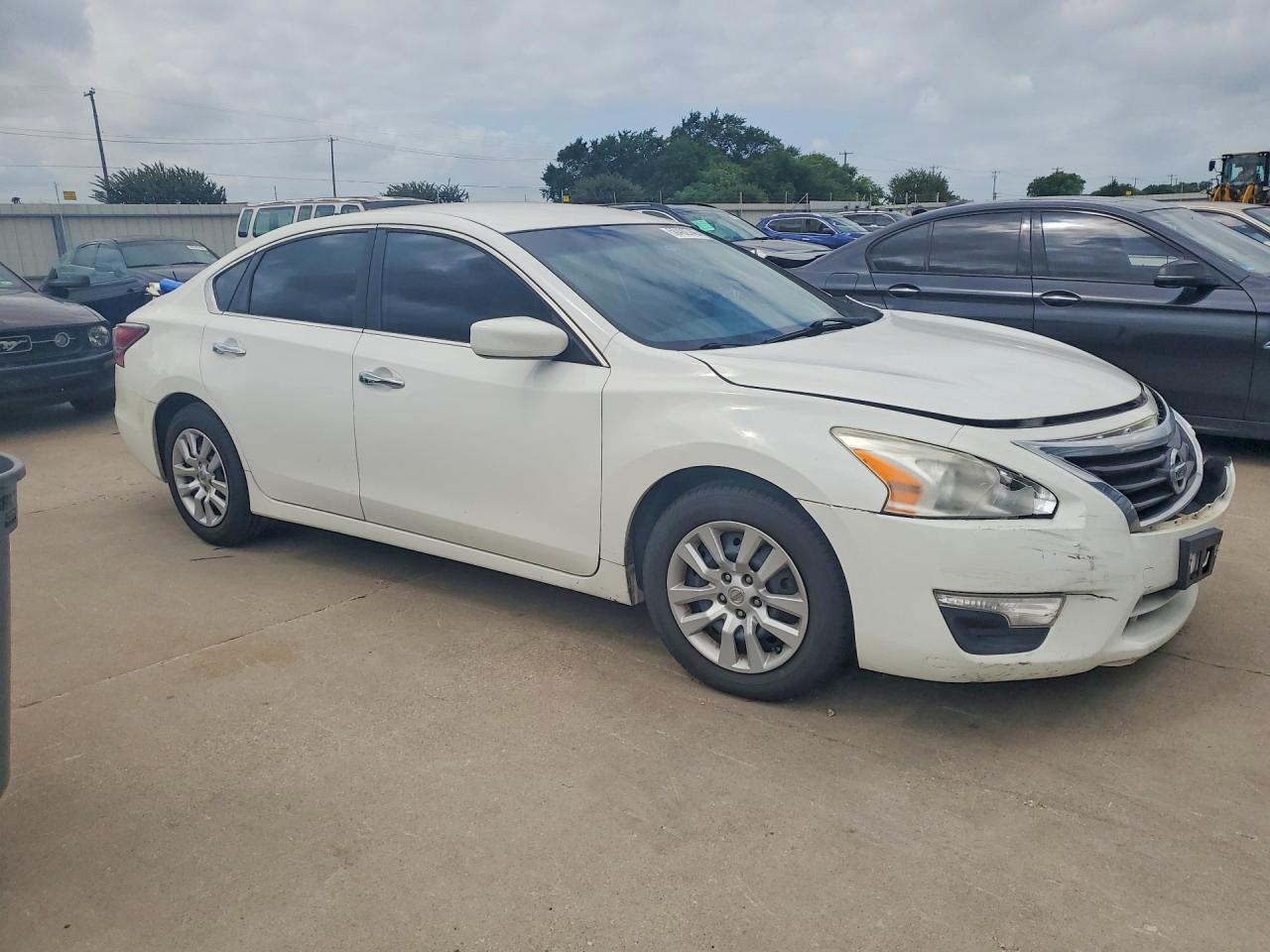 2015 Nissan Altima 2.5 S Белый vin: 1N4AL3AP3FC487233