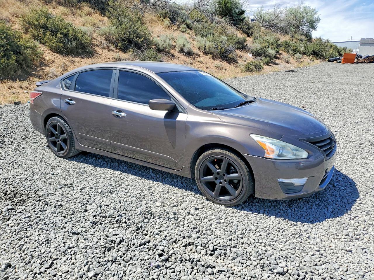 2015 Nissan Altima 2.5 S Brown vin: 1N4AL3AP3FC490603