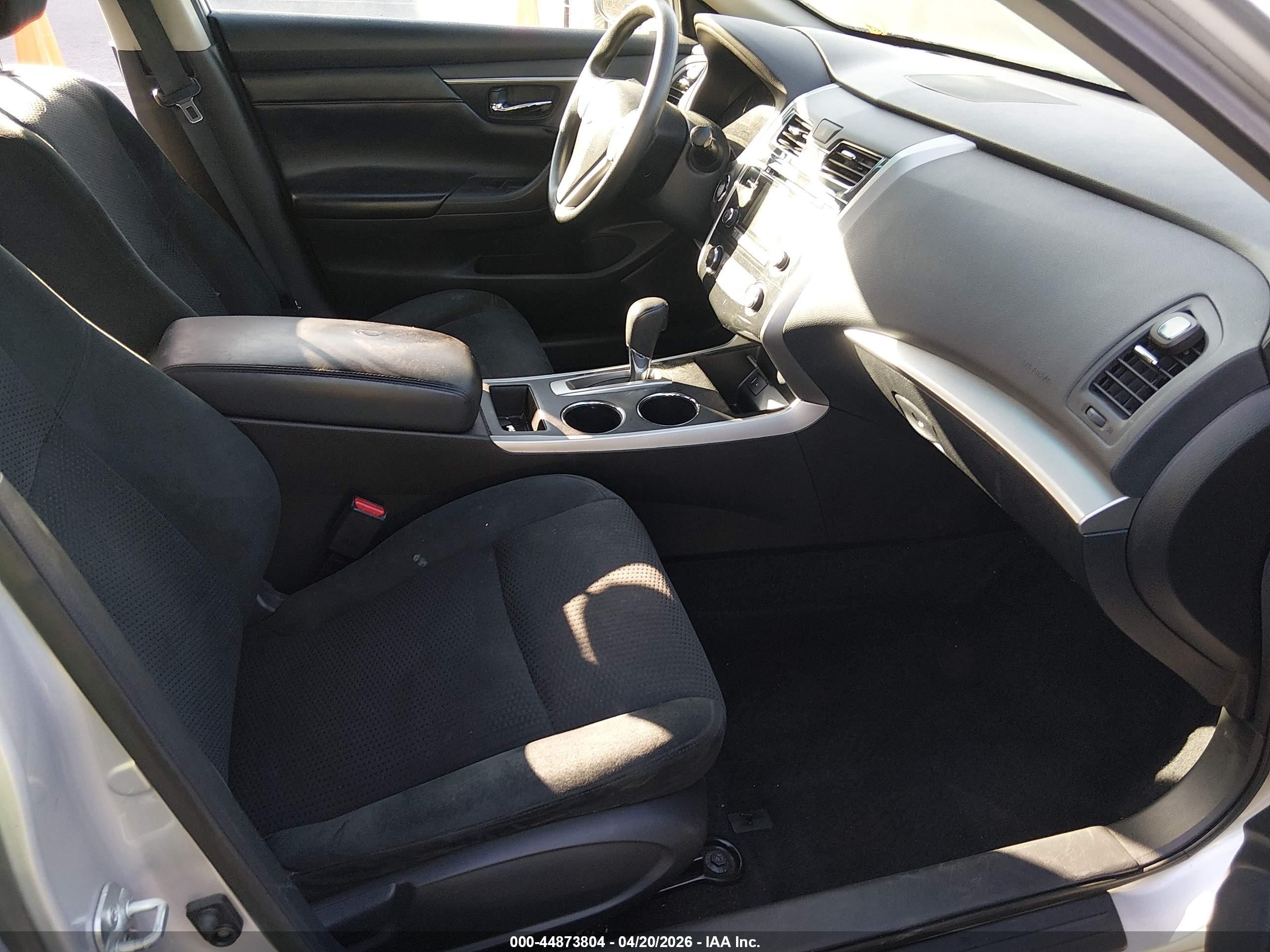 2015 Nissan Altima 2.5 S Silver vin: 1N4AL3AP3FC569561