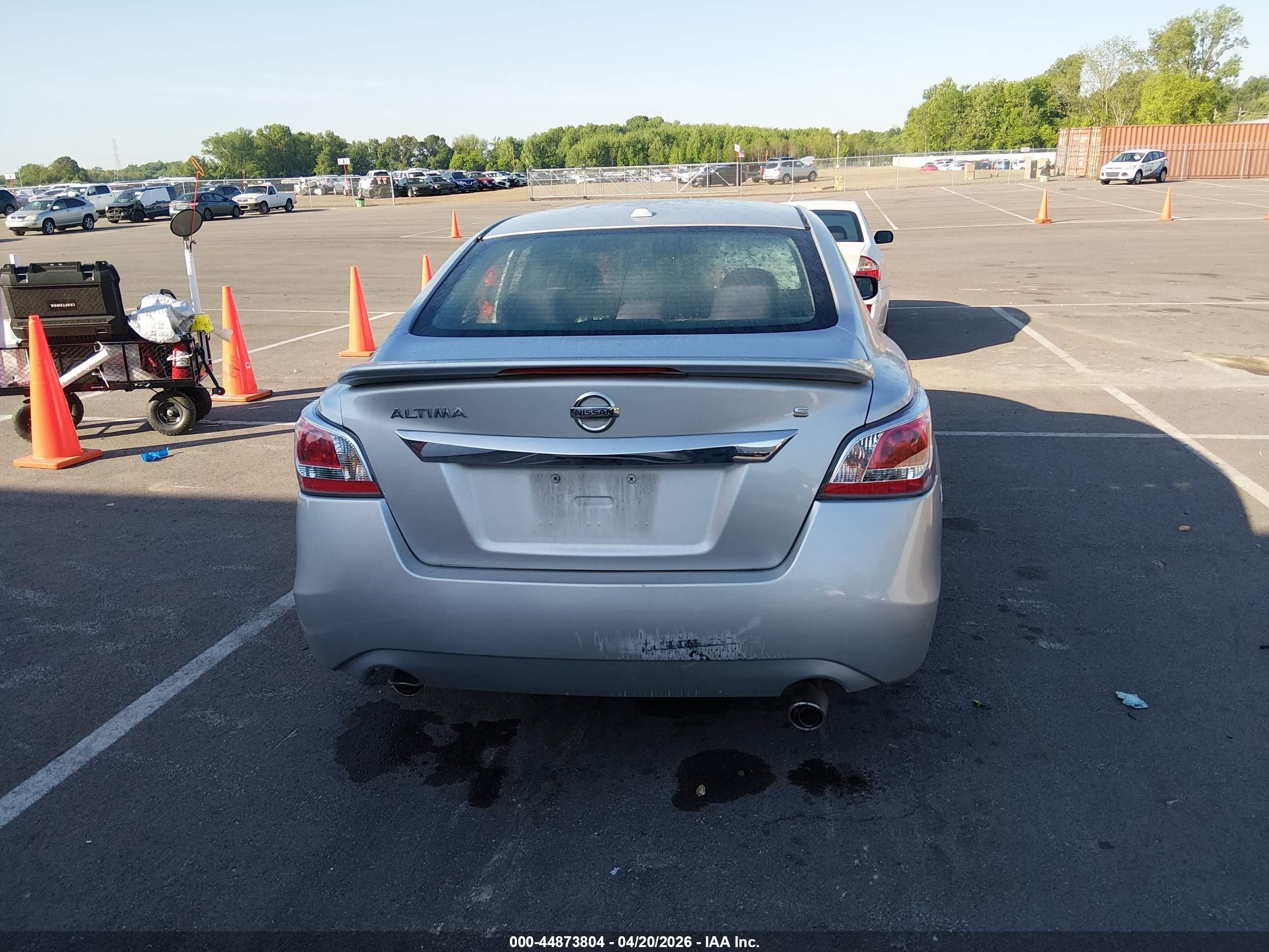2015 Nissan Altima 2.5 S Silver vin: 1N4AL3AP3FC569561