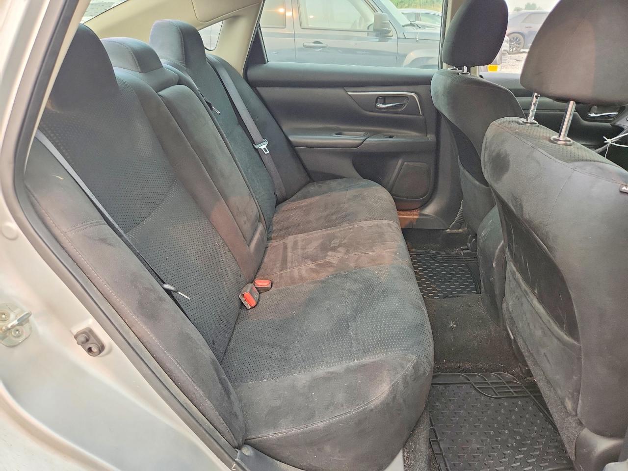 2015 Nissan Altima 2.5 Sv Silver vin: 1N4AL3AP3FC585629