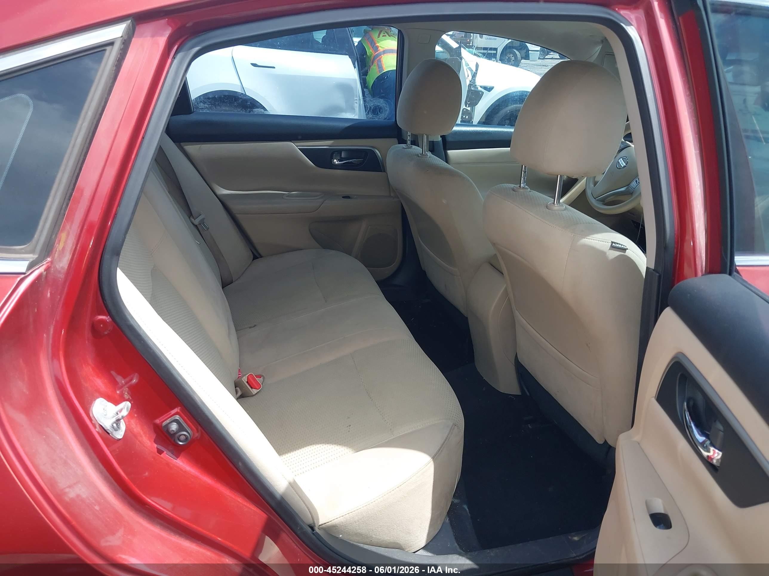 2015 Nissan Altima 2.5 S Red vin: 1N4AL3AP3FC596968