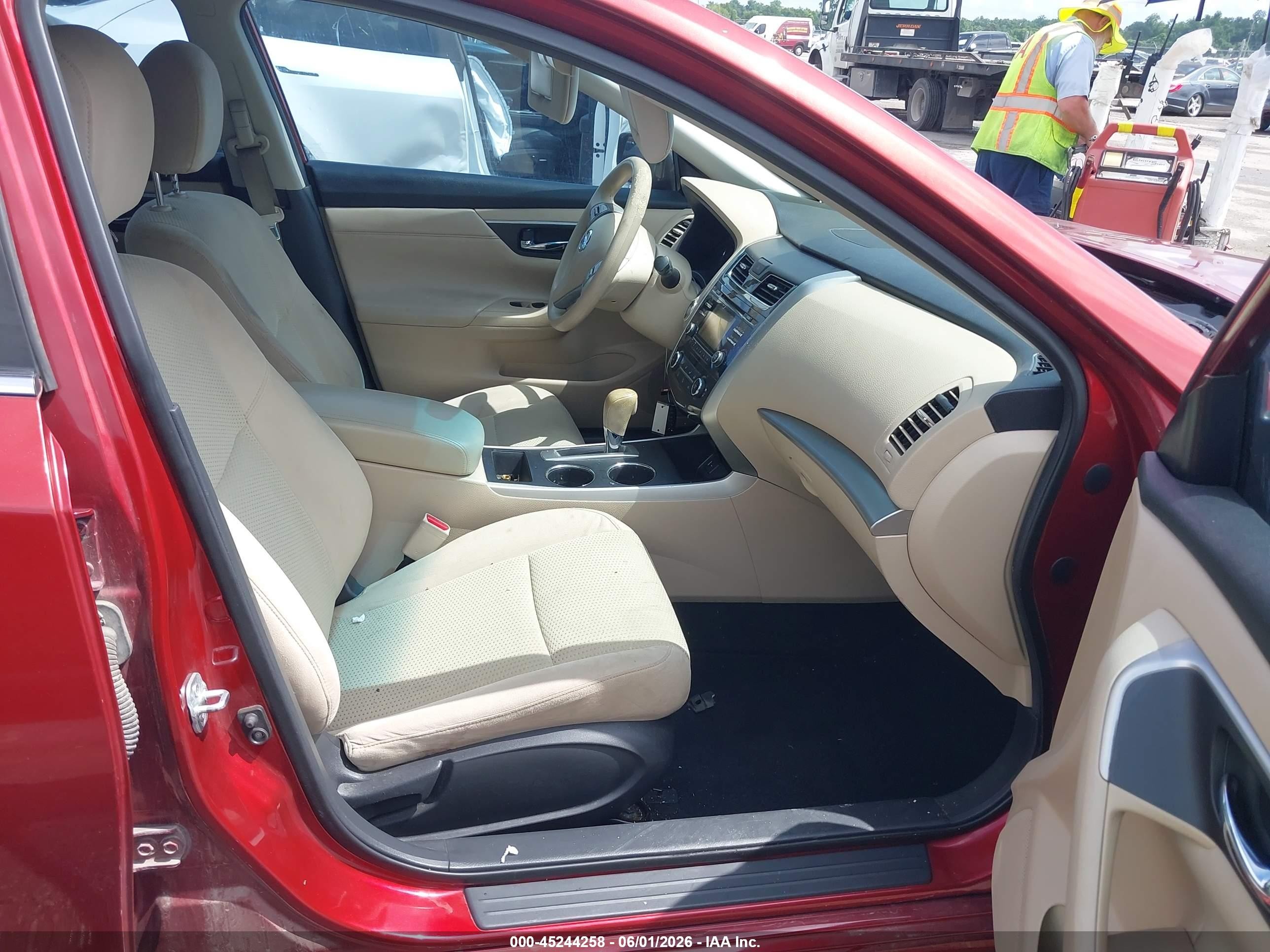 2015 Nissan Altima 2.5 S Red vin: 1N4AL3AP3FC596968