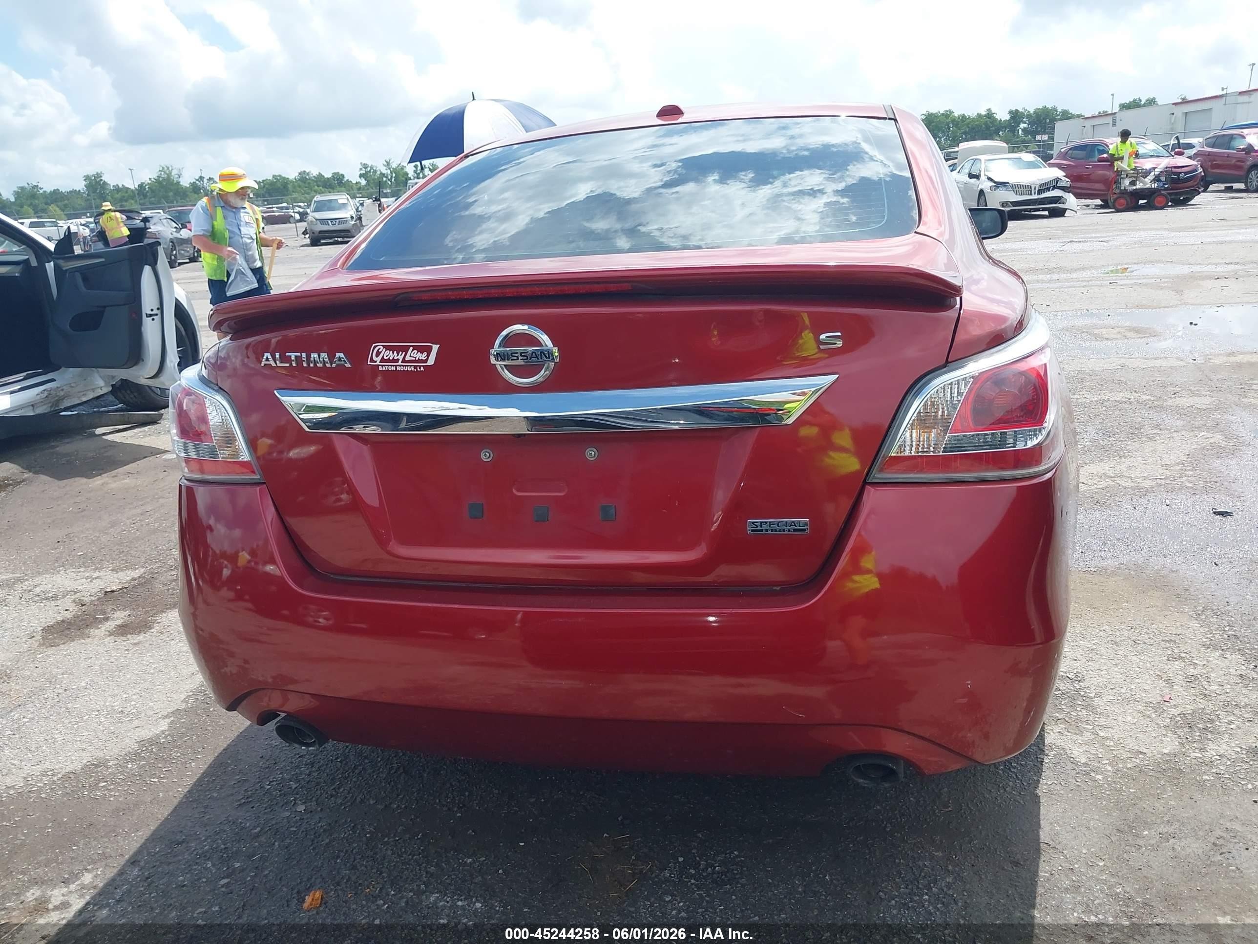2015 Nissan Altima 2.5 S Red vin: 1N4AL3AP3FC596968