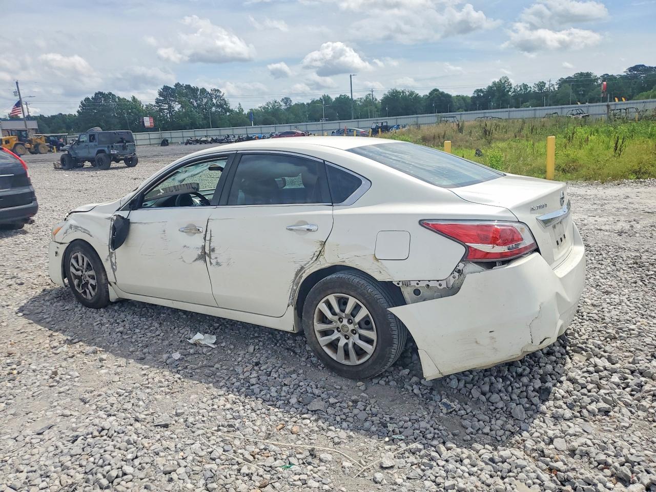 2015 Nissan Altima 2.5 S White vin: 1N4AL3AP3FC598333