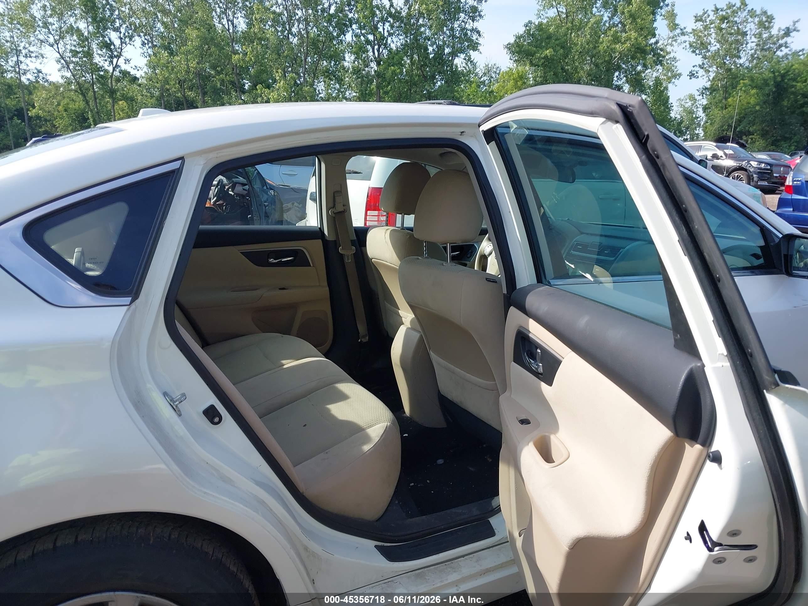 2015 Nissan Altima 2.5 S White vin: 1N4AL3AP3FN308483