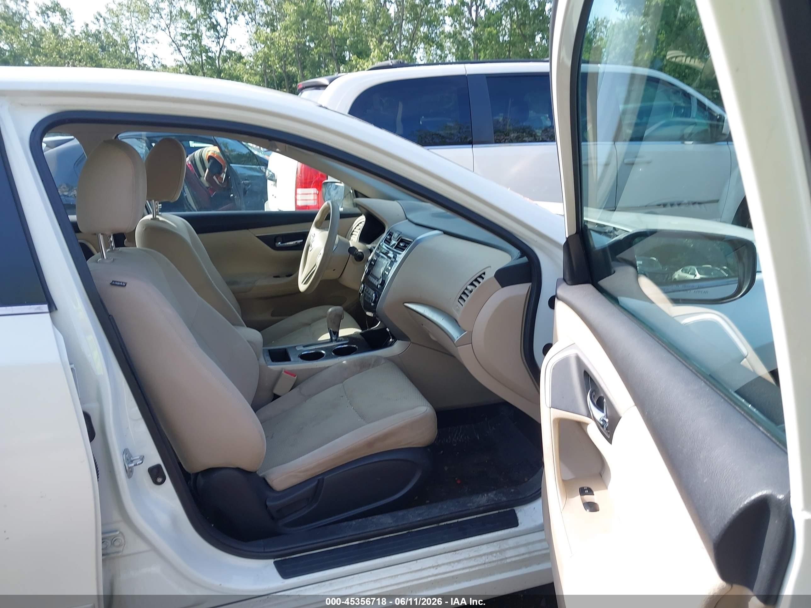 2015 Nissan Altima 2.5 S White vin: 1N4AL3AP3FN308483