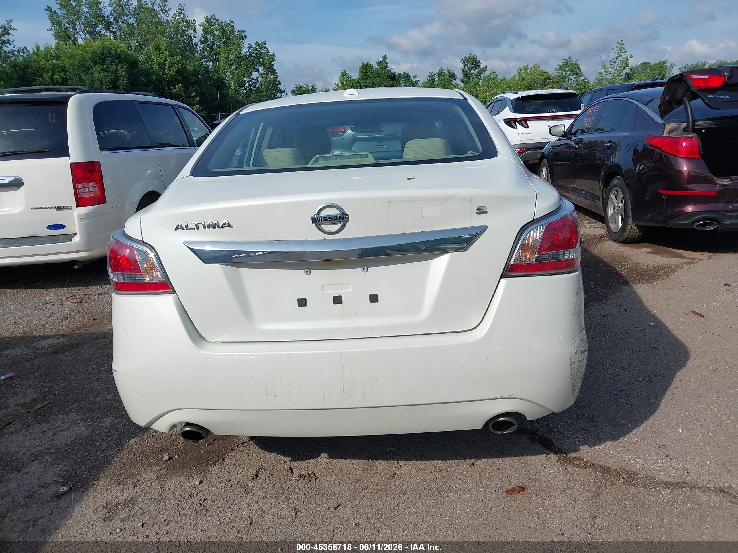 2015 Nissan Altima 2.5 S White vin: 1N4AL3AP3FN308483