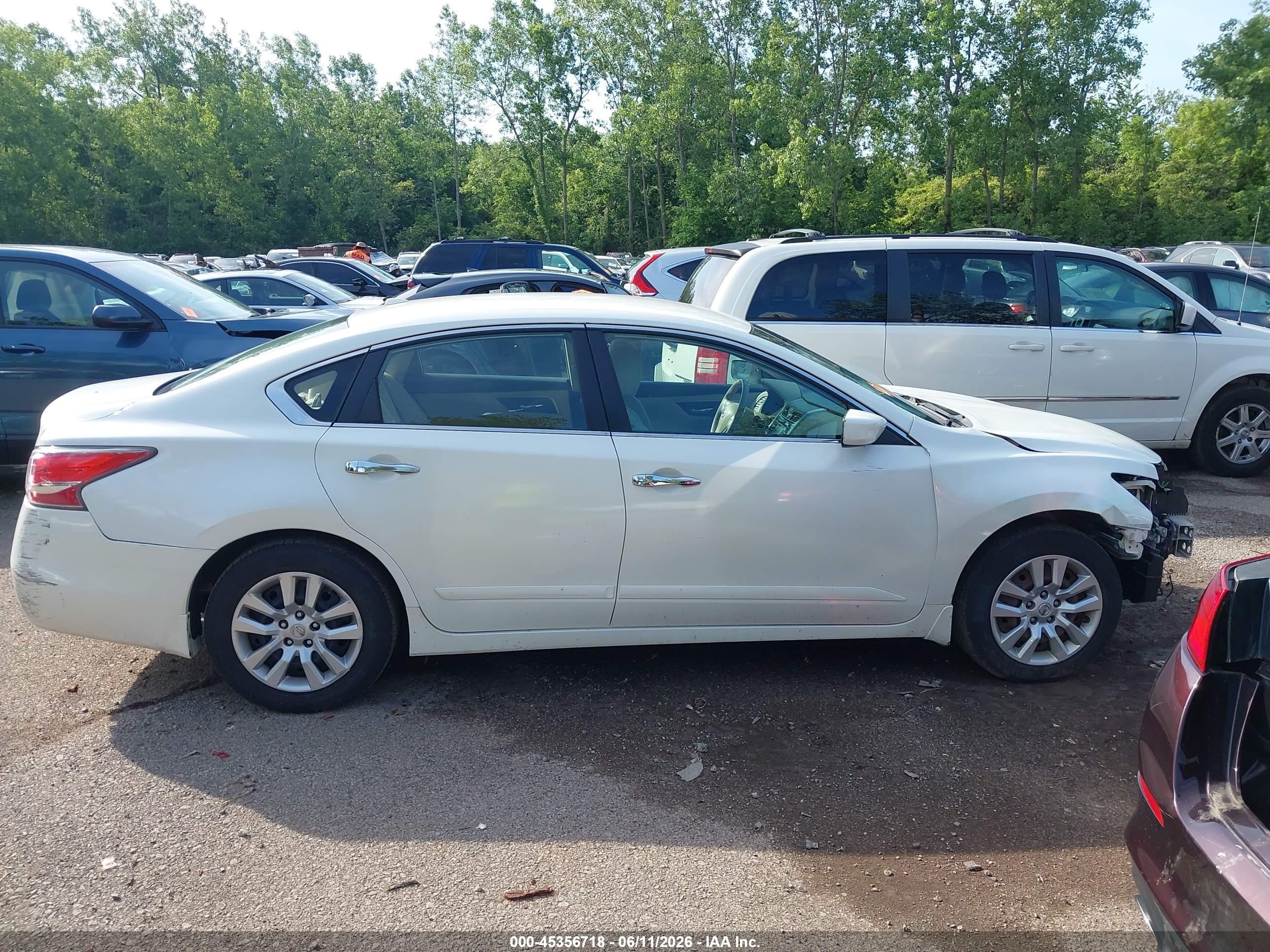 2015 Nissan Altima 2.5 S White vin: 1N4AL3AP3FN308483