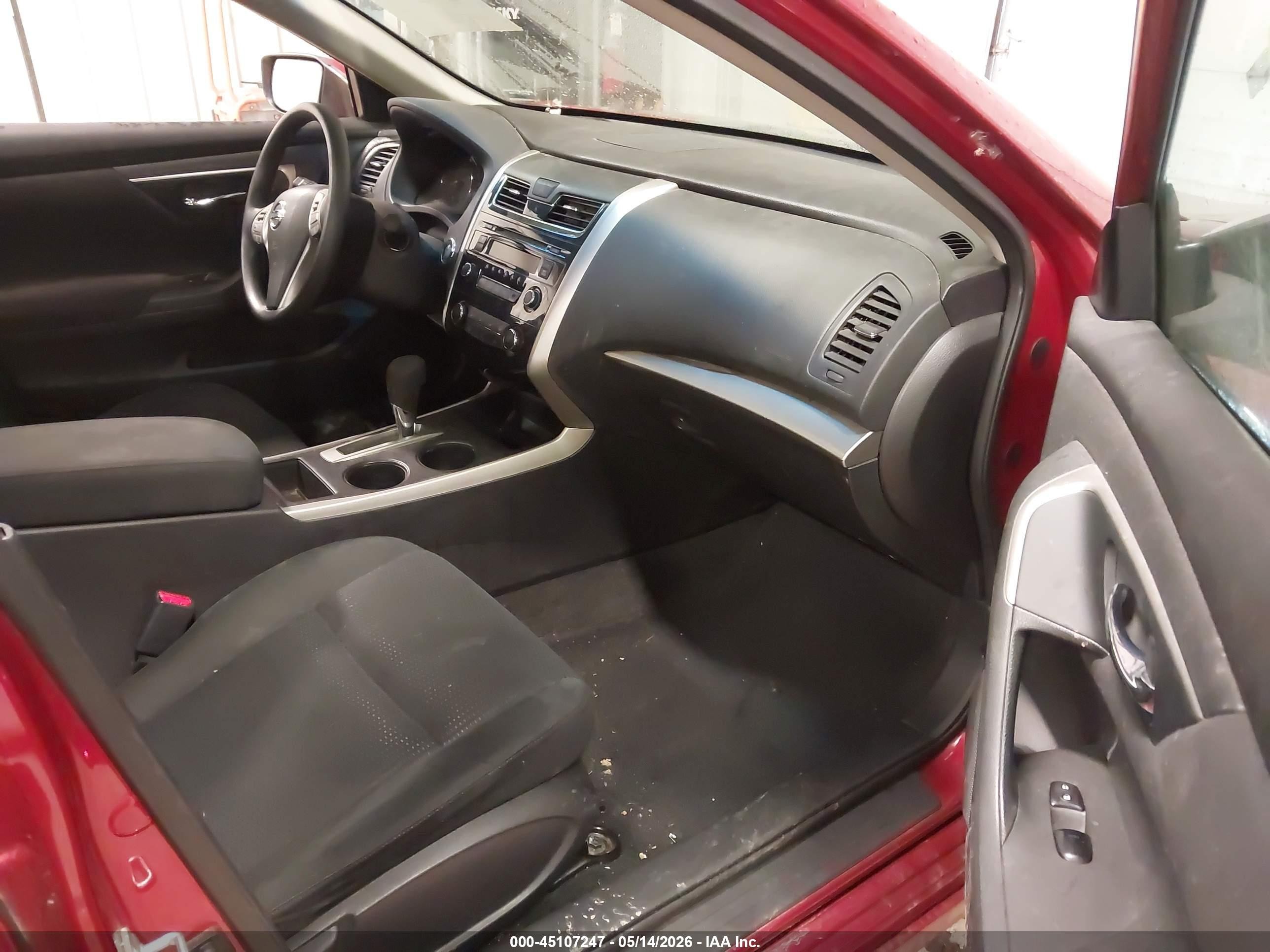 2015 Nissan Altima 2.5 S Red vin: 1N4AL3AP3FN308595