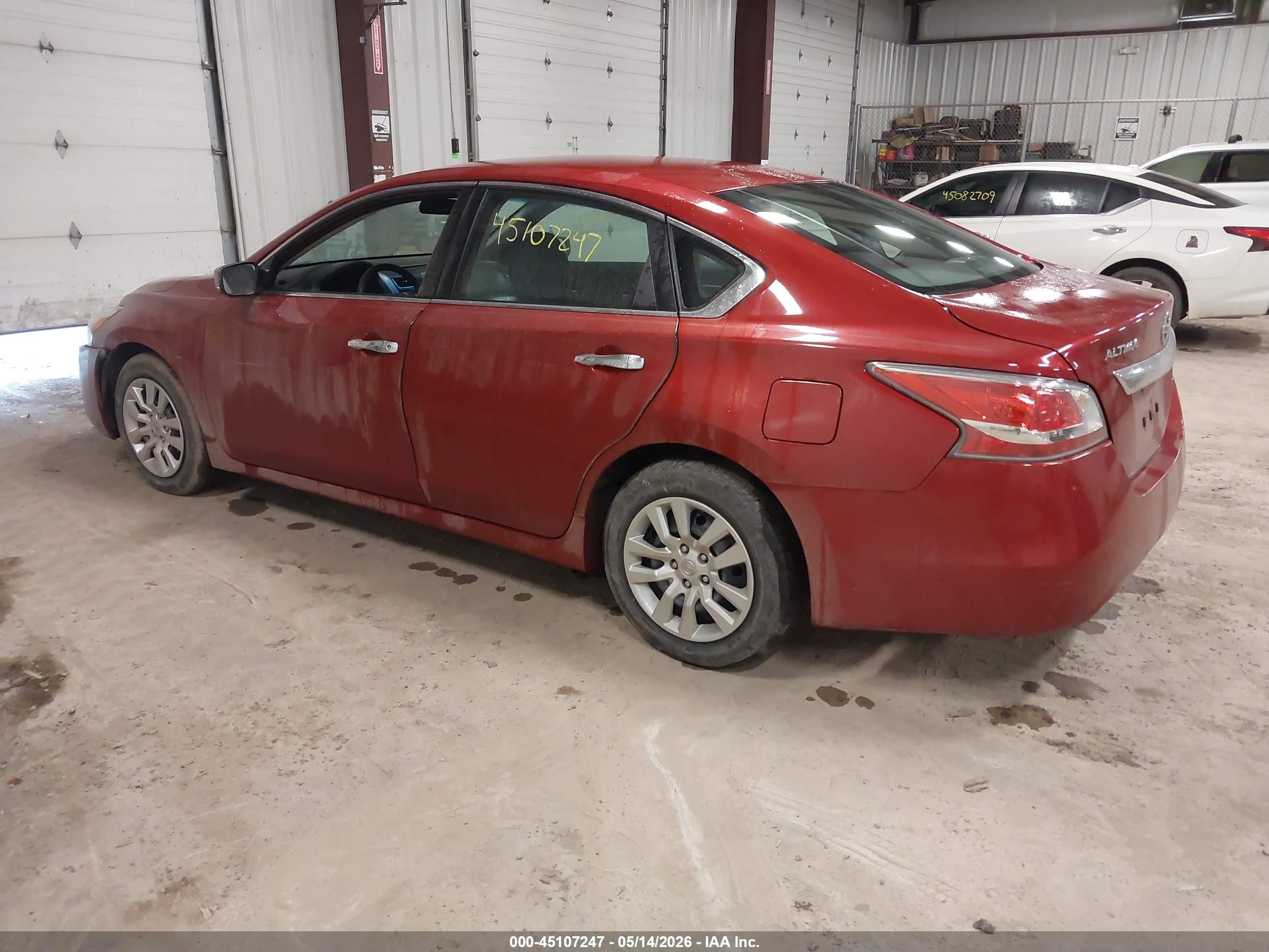 2015 Nissan Altima 2.5 S Red vin: 1N4AL3AP3FN308595