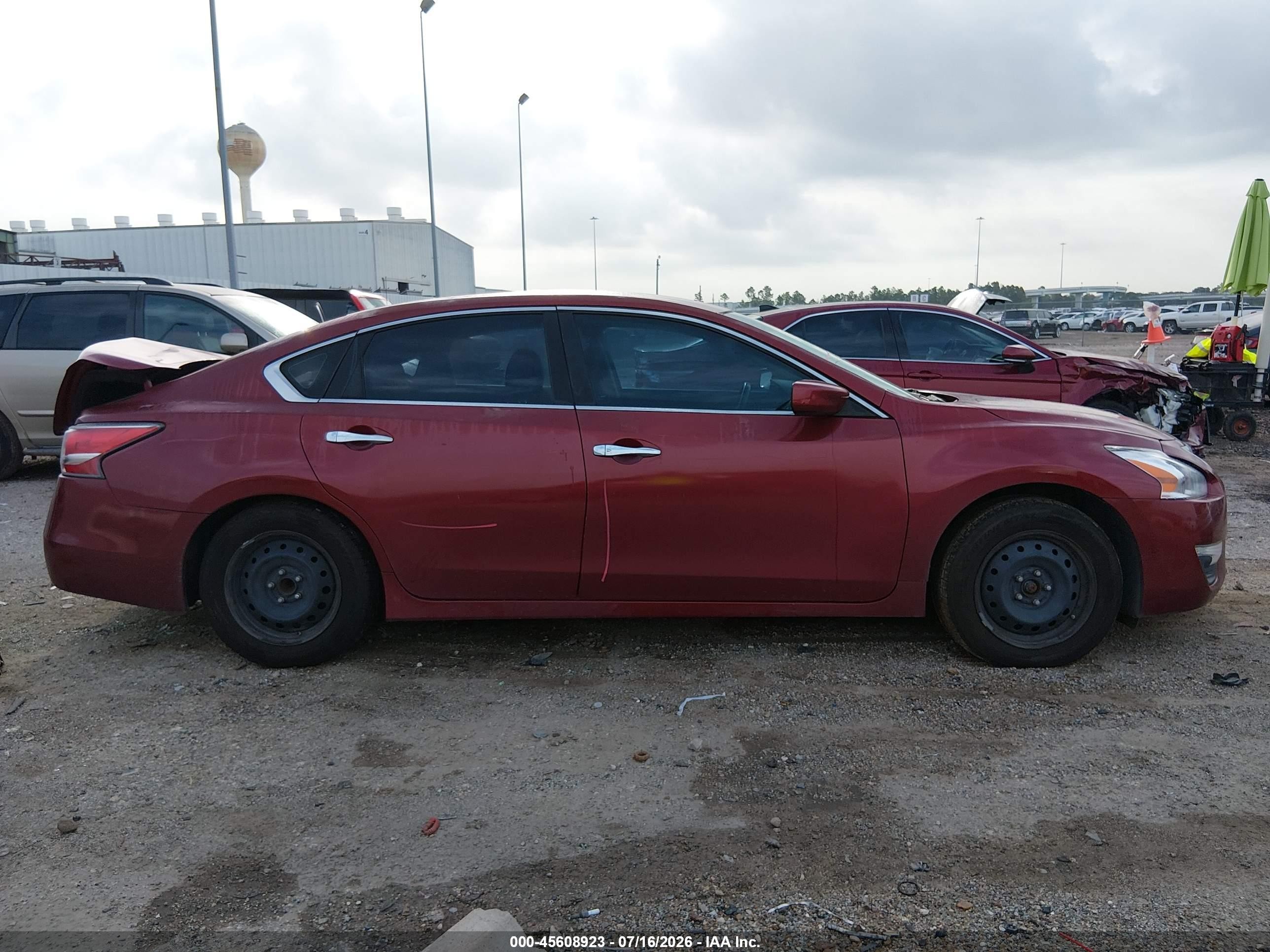 2015 Nissan Altima 2.5/2.5 S/2.5 Sl/2.5 Sv Red vin: 1N4AL3AP3FN311769