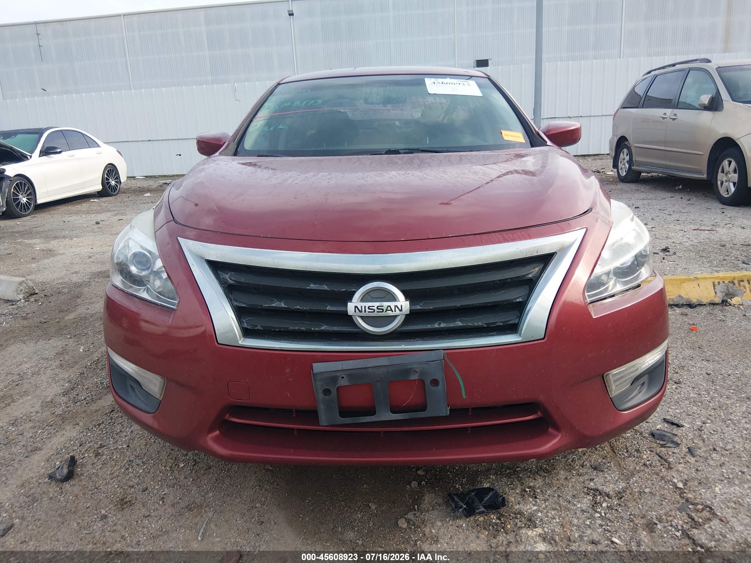 2015 Nissan Altima 2.5/2.5 S/2.5 Sl/2.5 Sv Red vin: 1N4AL3AP3FN311769
