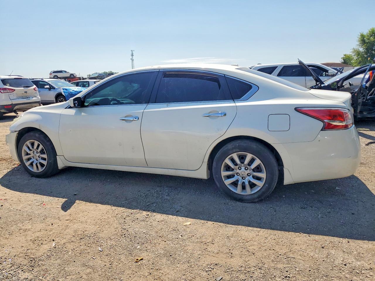 2015 Nissan Altima 2.5 White vin: 1N4AL3AP3FN337174