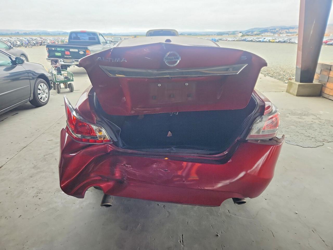 2015 Nissan Altima 2.5 S Burgundy vin: 1N4AL3AP3FN352404