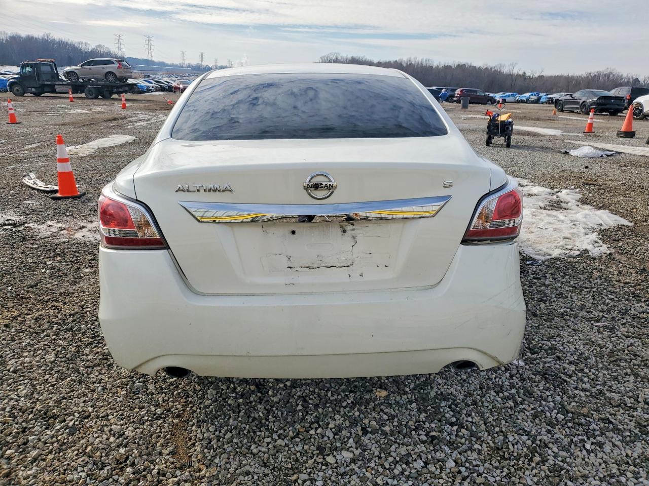 2015 Nissan Altima 2.5 S White vin: 1N4AL3AP3FN370546