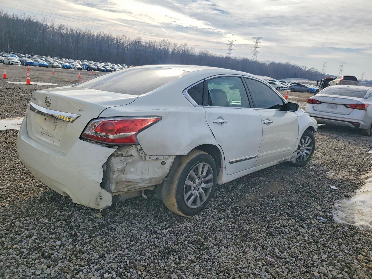 2015 Nissan Altima 2.5 S White vin: 1N4AL3AP3FN370546