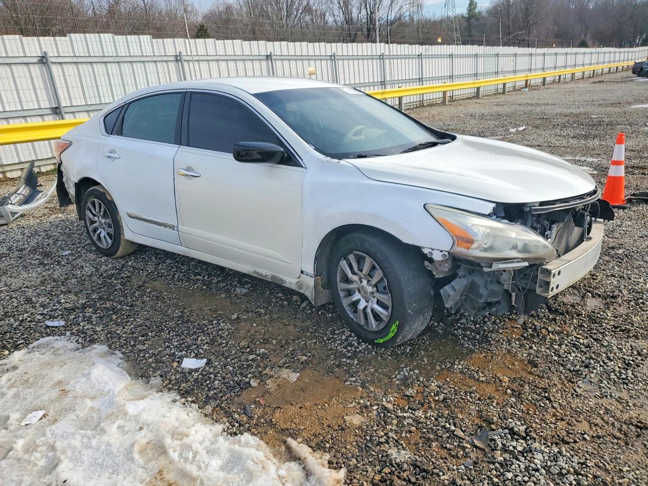 2015 Nissan Altima 2.5 S White vin: 1N4AL3AP3FN370546