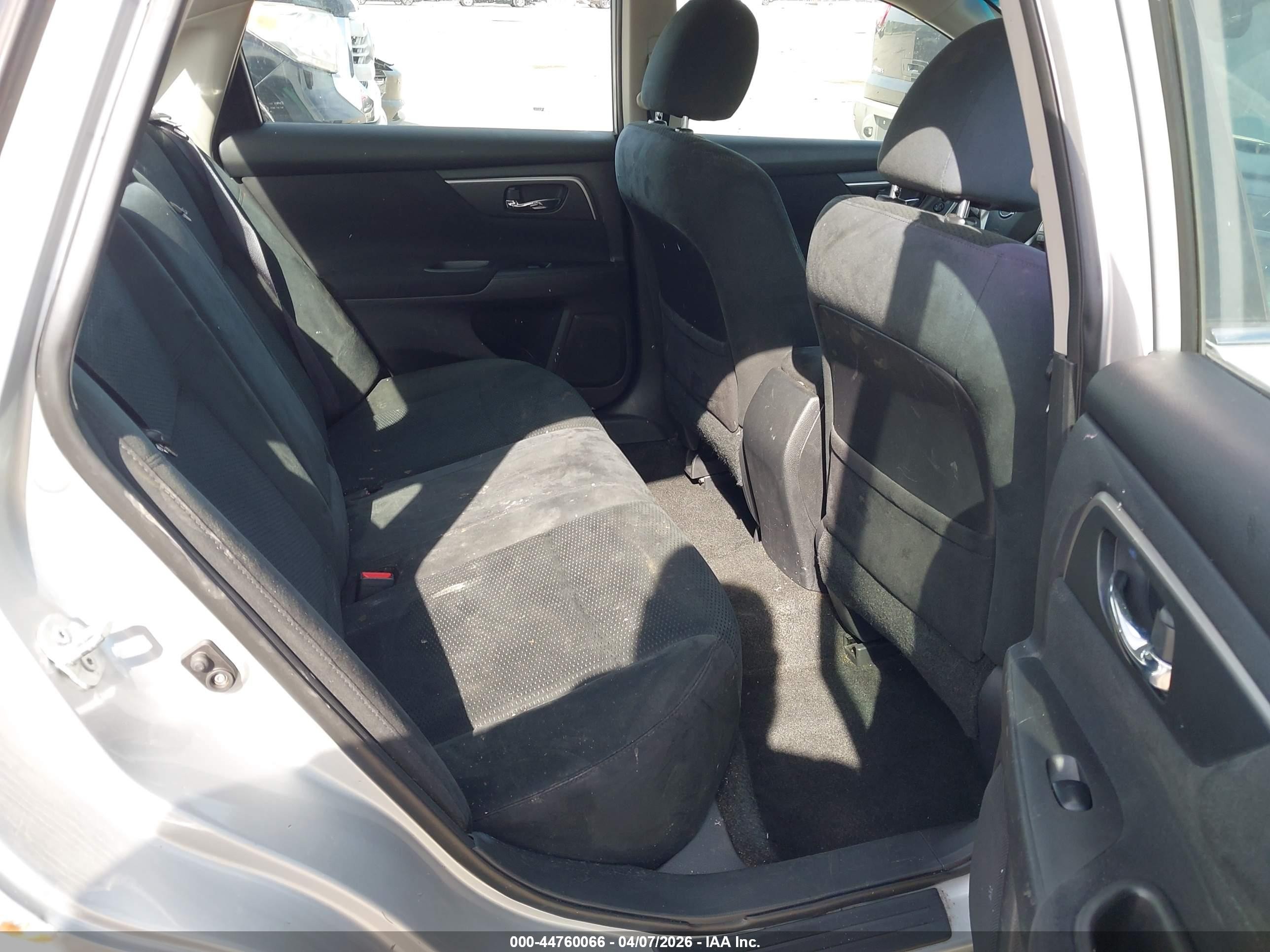2015 Nissan Altima 2.5/2.5 S/2.5 Sl/2.5 Sv Серебряный vin: 1N4AL3AP3FN379053