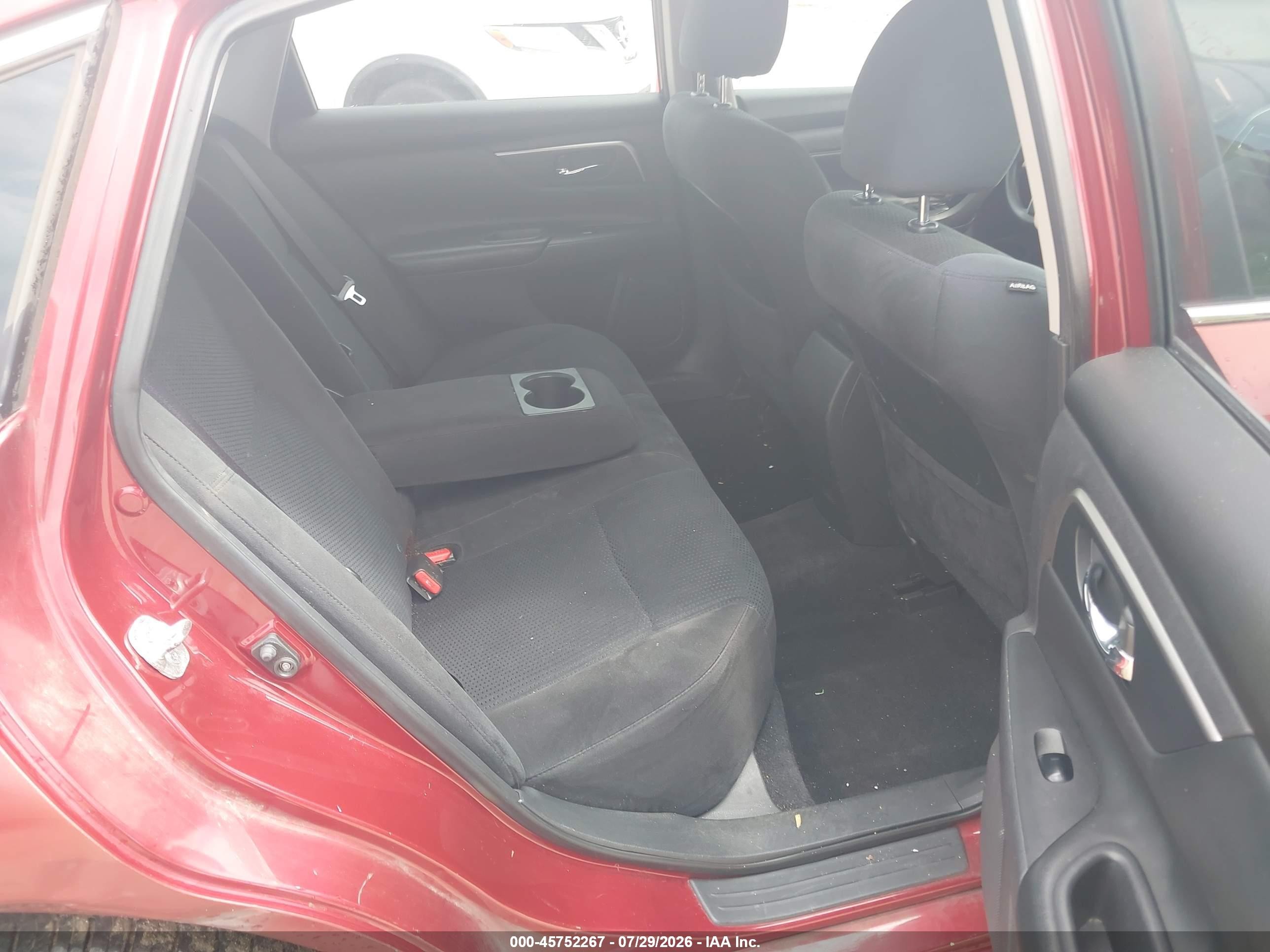 2015 Nissan Altima 2.5 S Red vin: 1N4AL3AP3FN394118