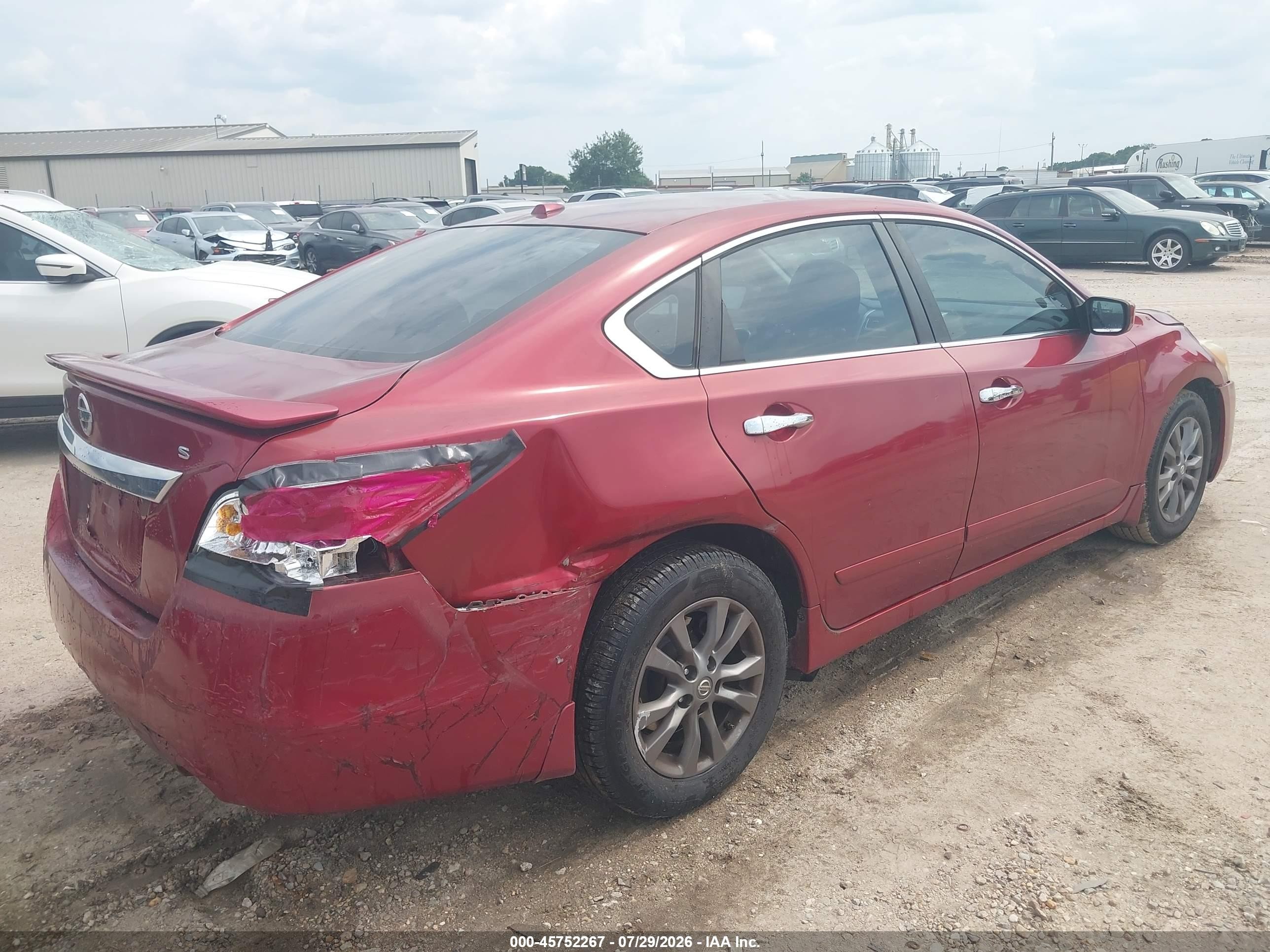 2015 Nissan Altima 2.5 S Red vin: 1N4AL3AP3FN394118