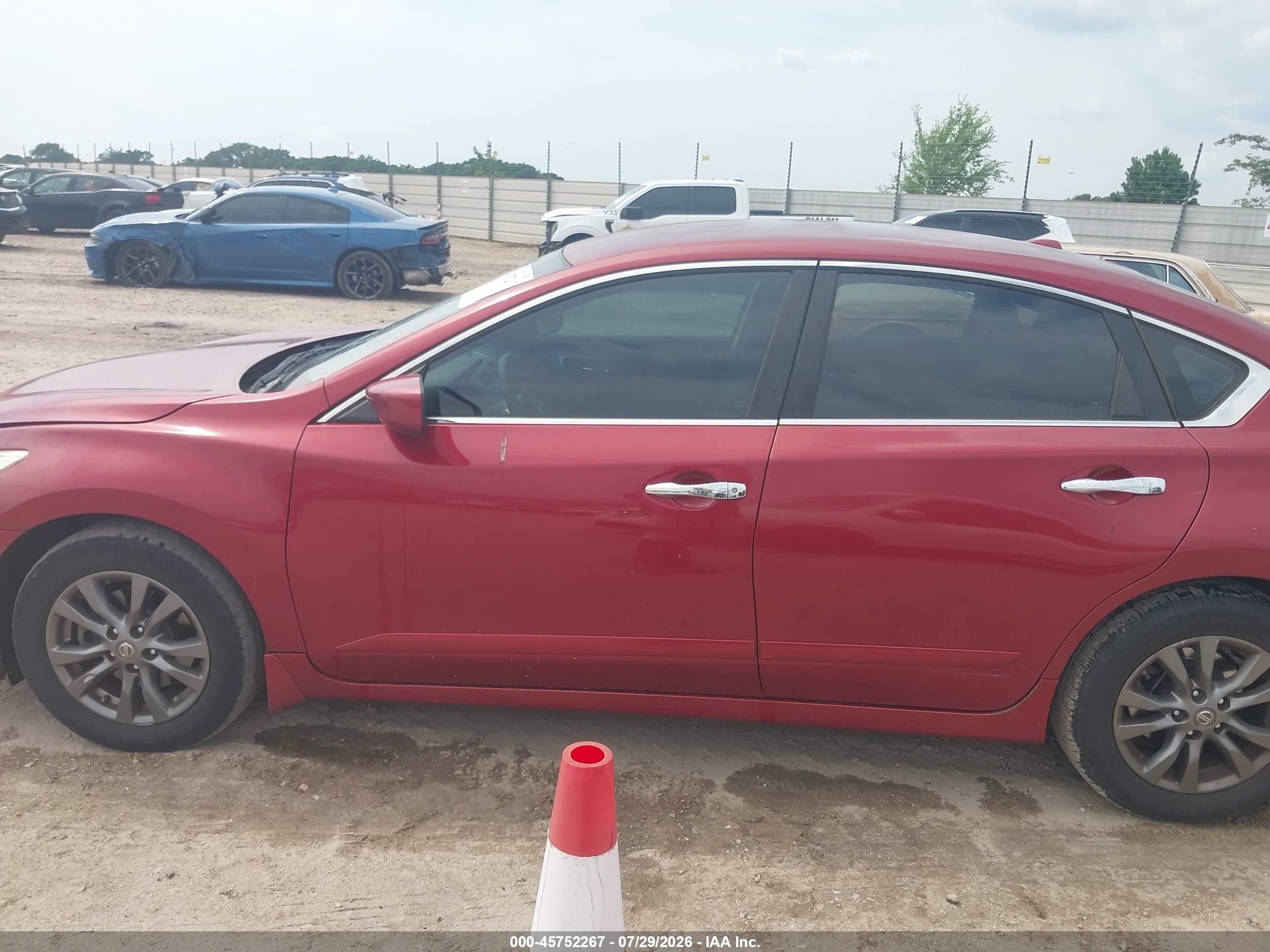 2015 Nissan Altima 2.5 S Red vin: 1N4AL3AP3FN394118