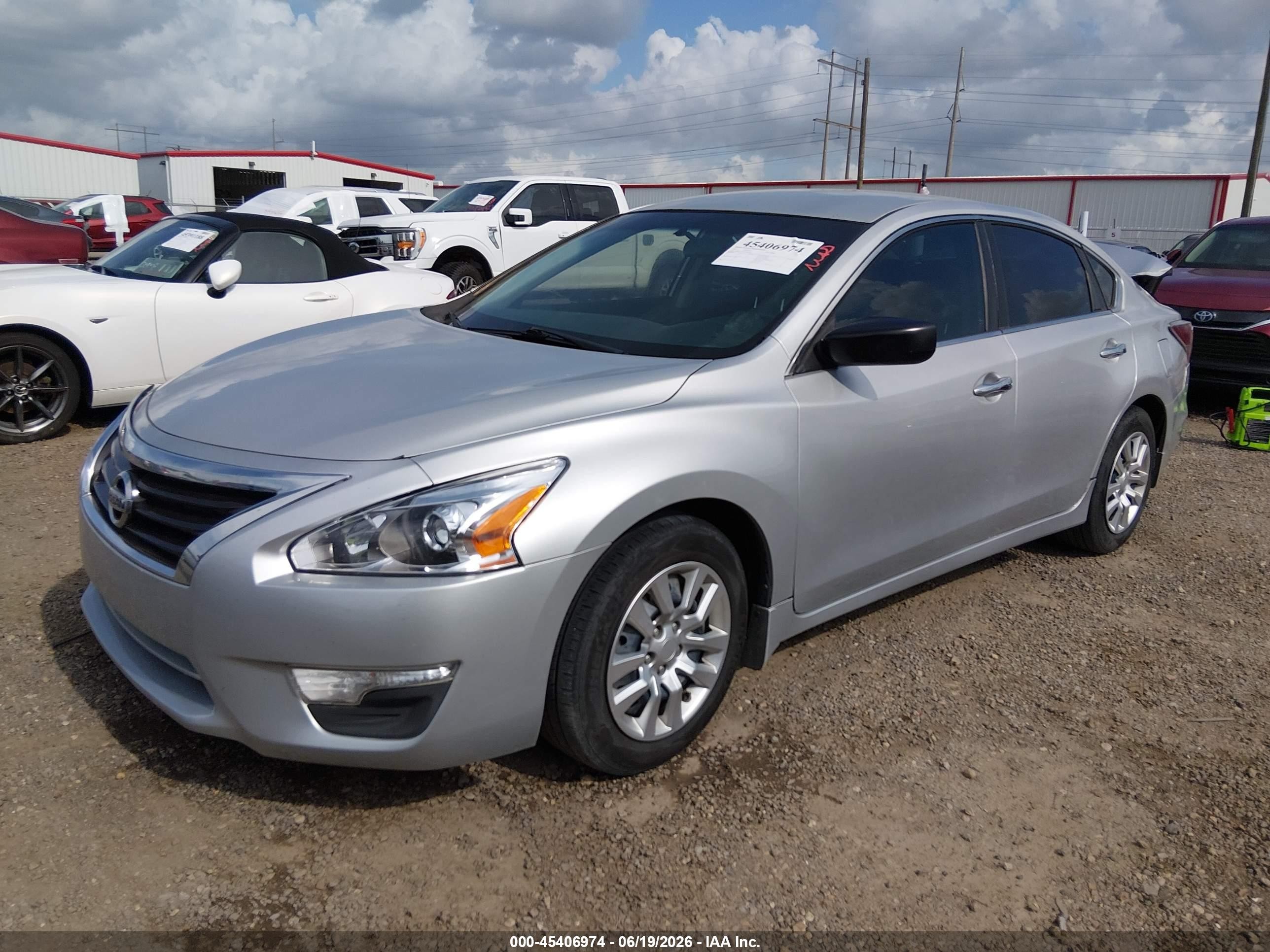 2015 Nissan Altima 2.5 S Silver vin: 1N4AL3AP3FN883554