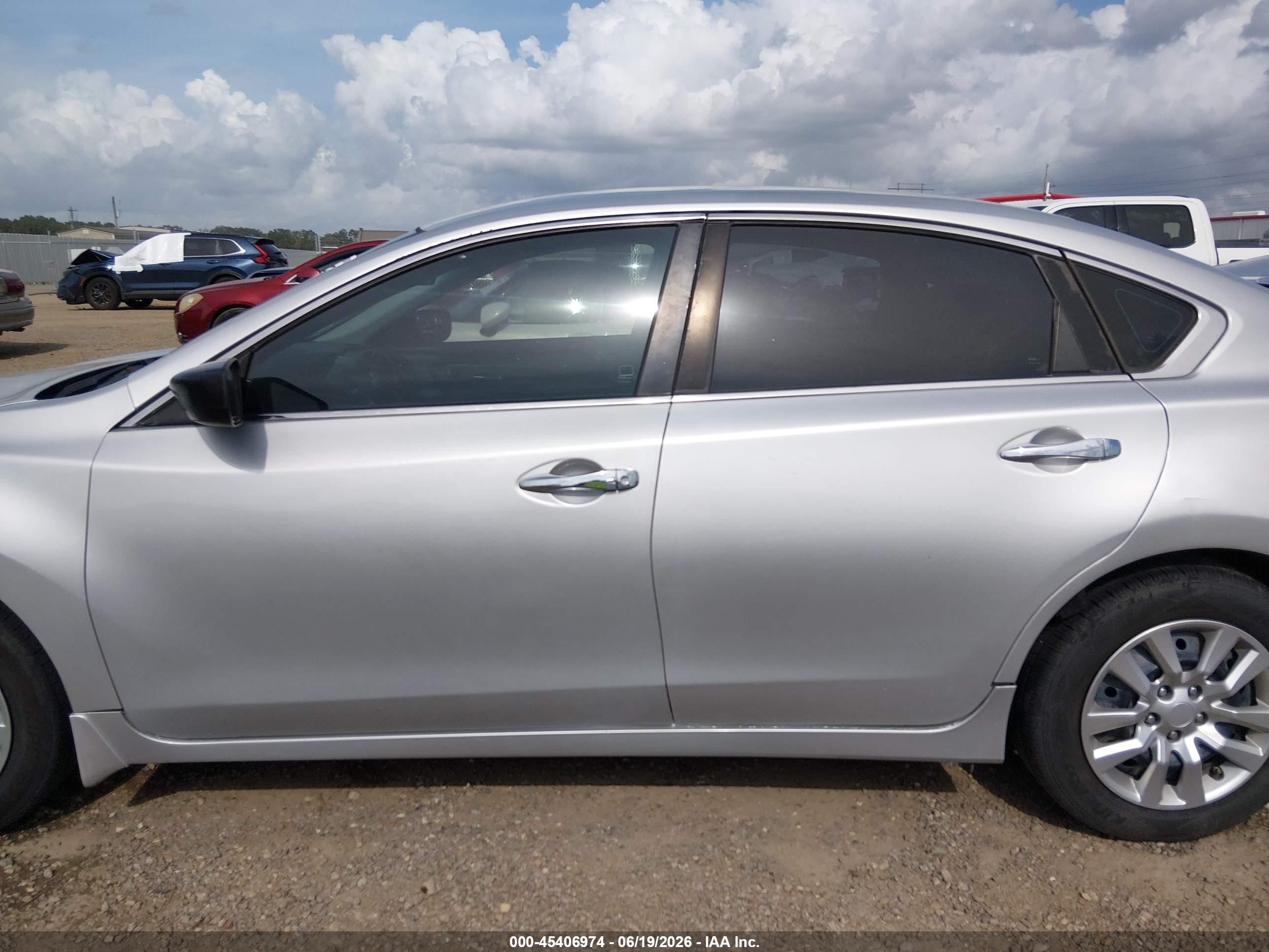2015 Nissan Altima 2.5 S Silver vin: 1N4AL3AP3FN883554