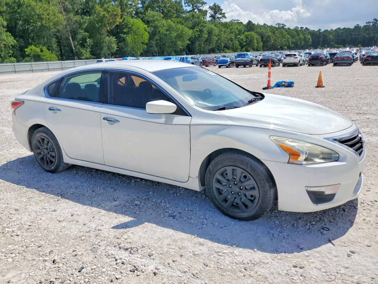2015 Nissan Altima 2.5 S White vin: 1N4AL3AP3FN890634