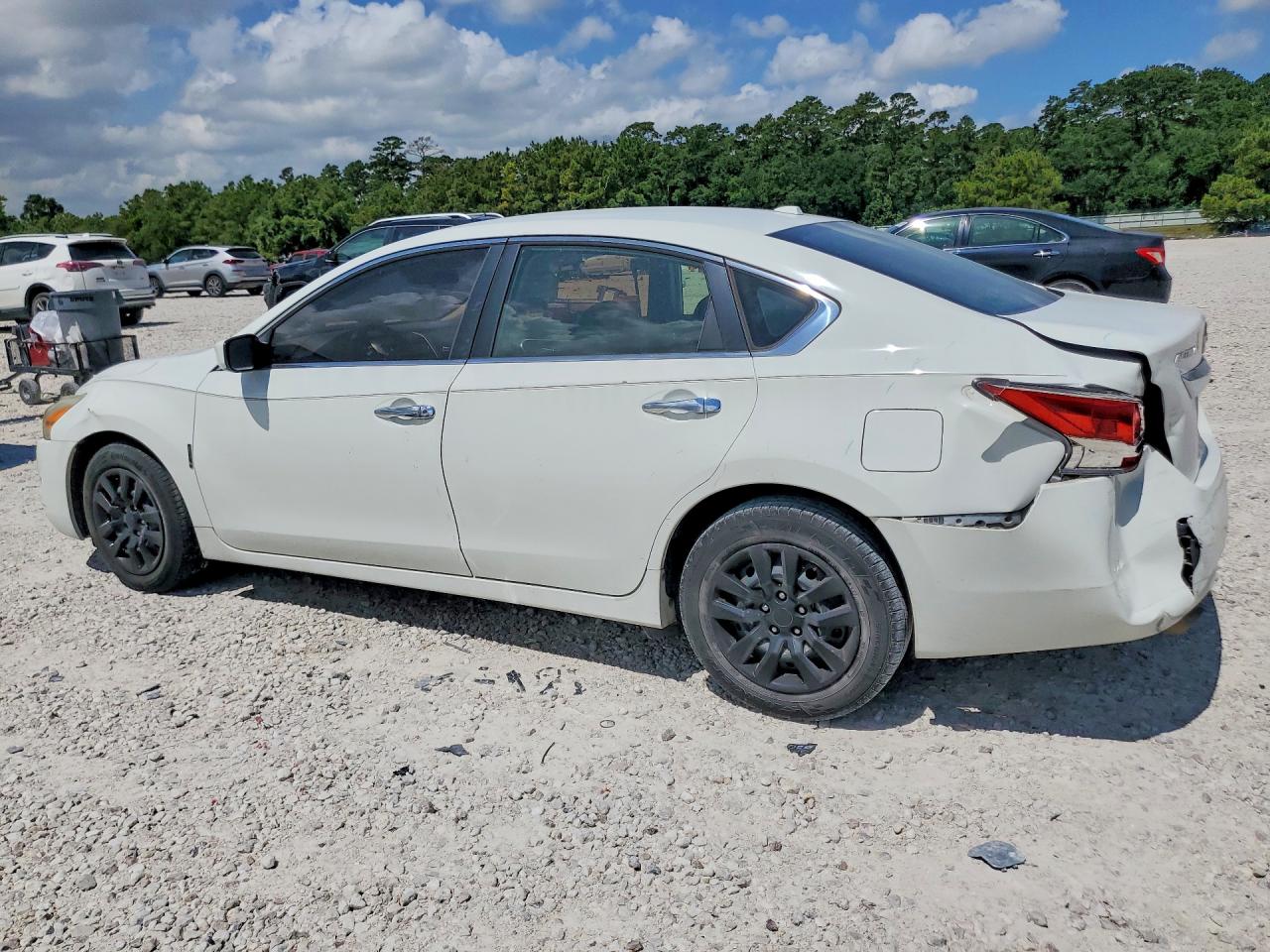 2015 Nissan Altima 2.5 S White vin: 1N4AL3AP3FN890634