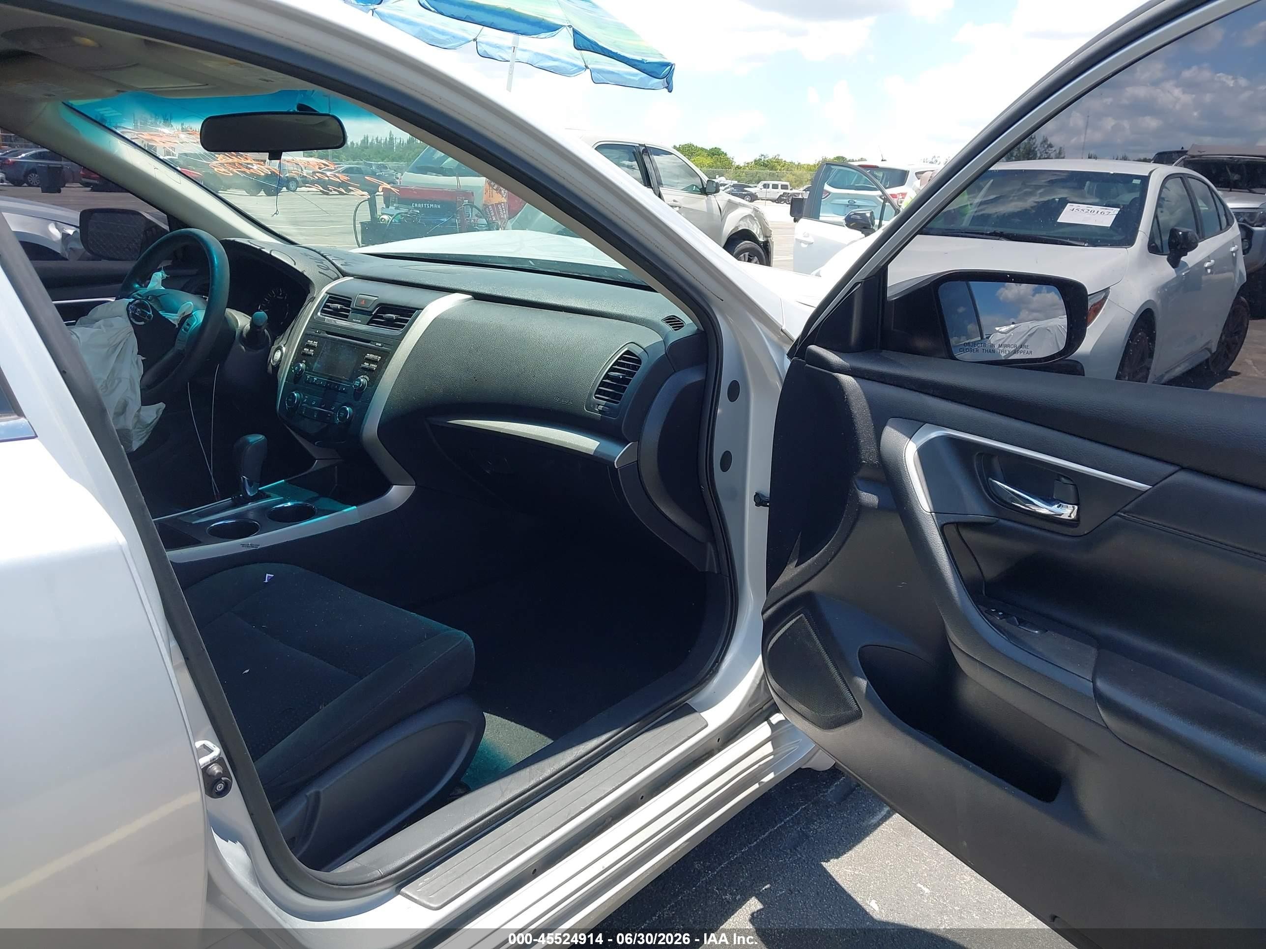 2015 Nissan Altima 2.5 S Silver vin: 1N4AL3AP3FN903611