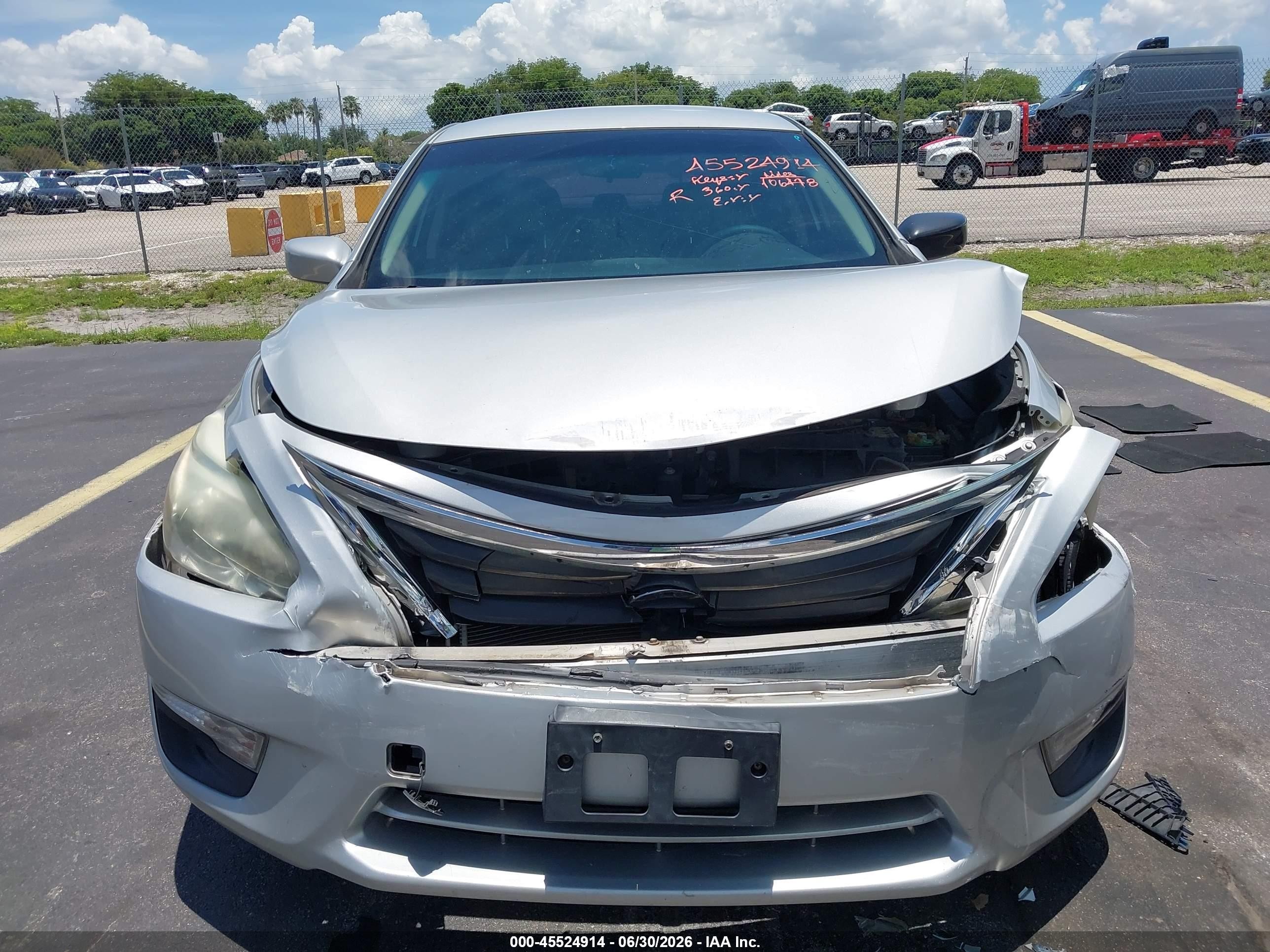 2015 Nissan Altima 2.5 S Silver vin: 1N4AL3AP3FN903611