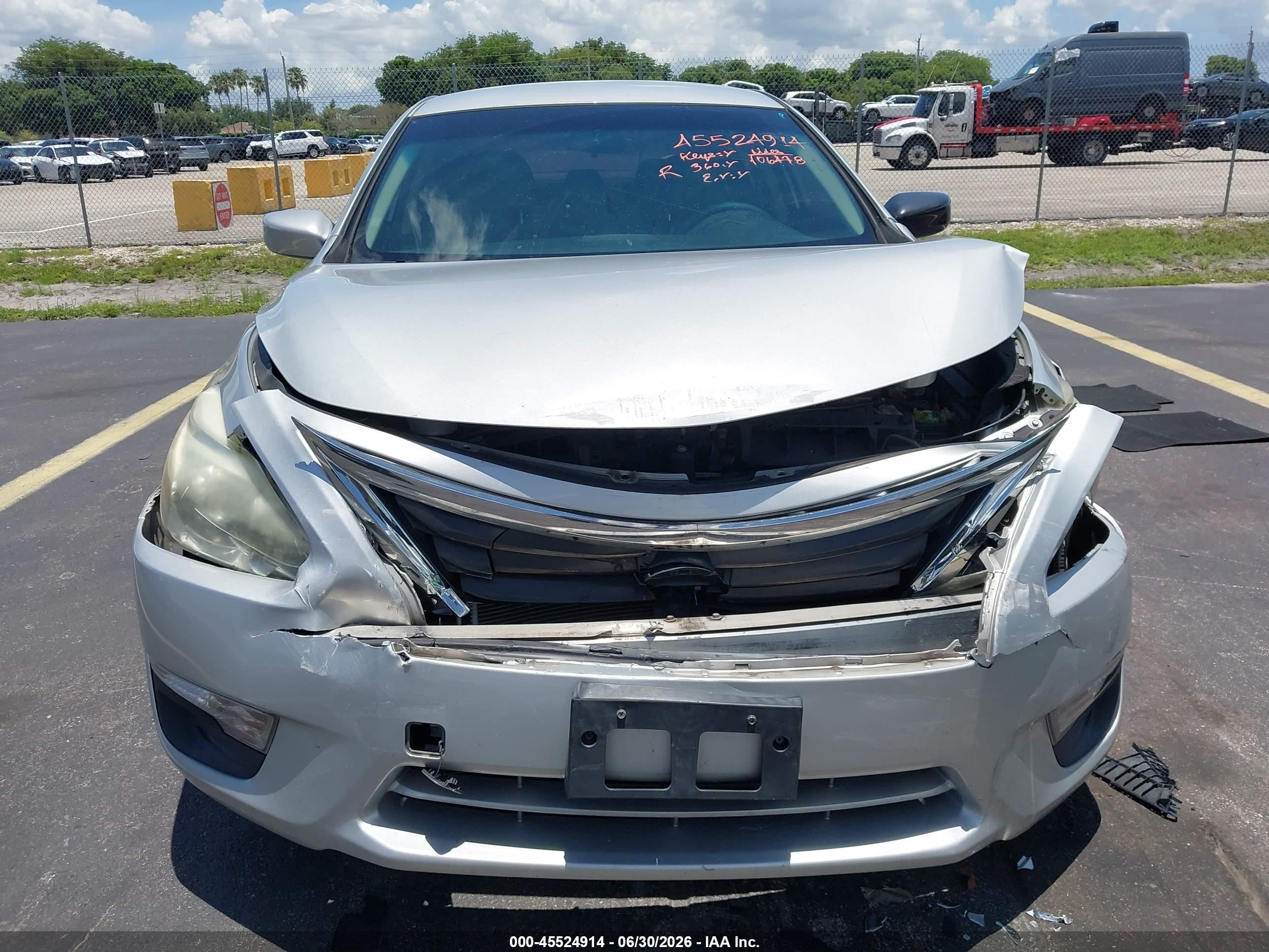 2015 Nissan Altima 2.5 S Silver vin: 1N4AL3AP3FN903611