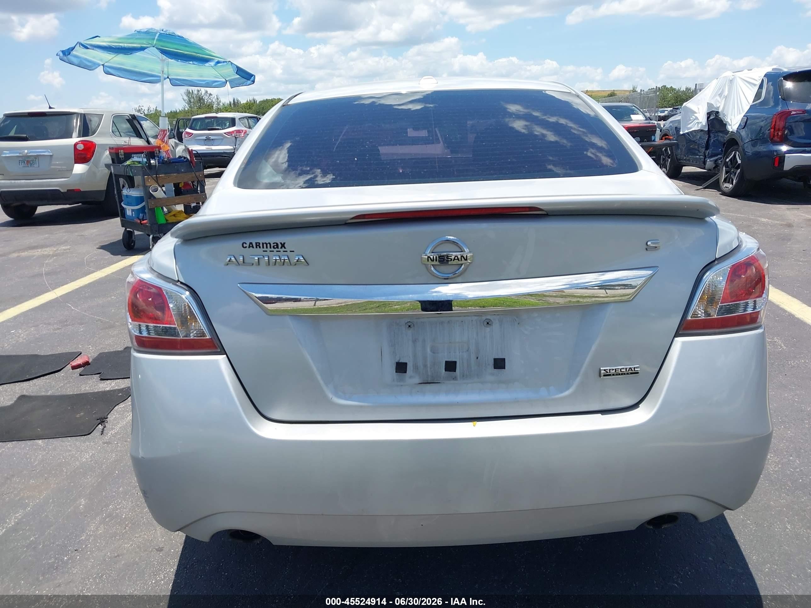 2015 Nissan Altima 2.5 S Silver vin: 1N4AL3AP3FN903611