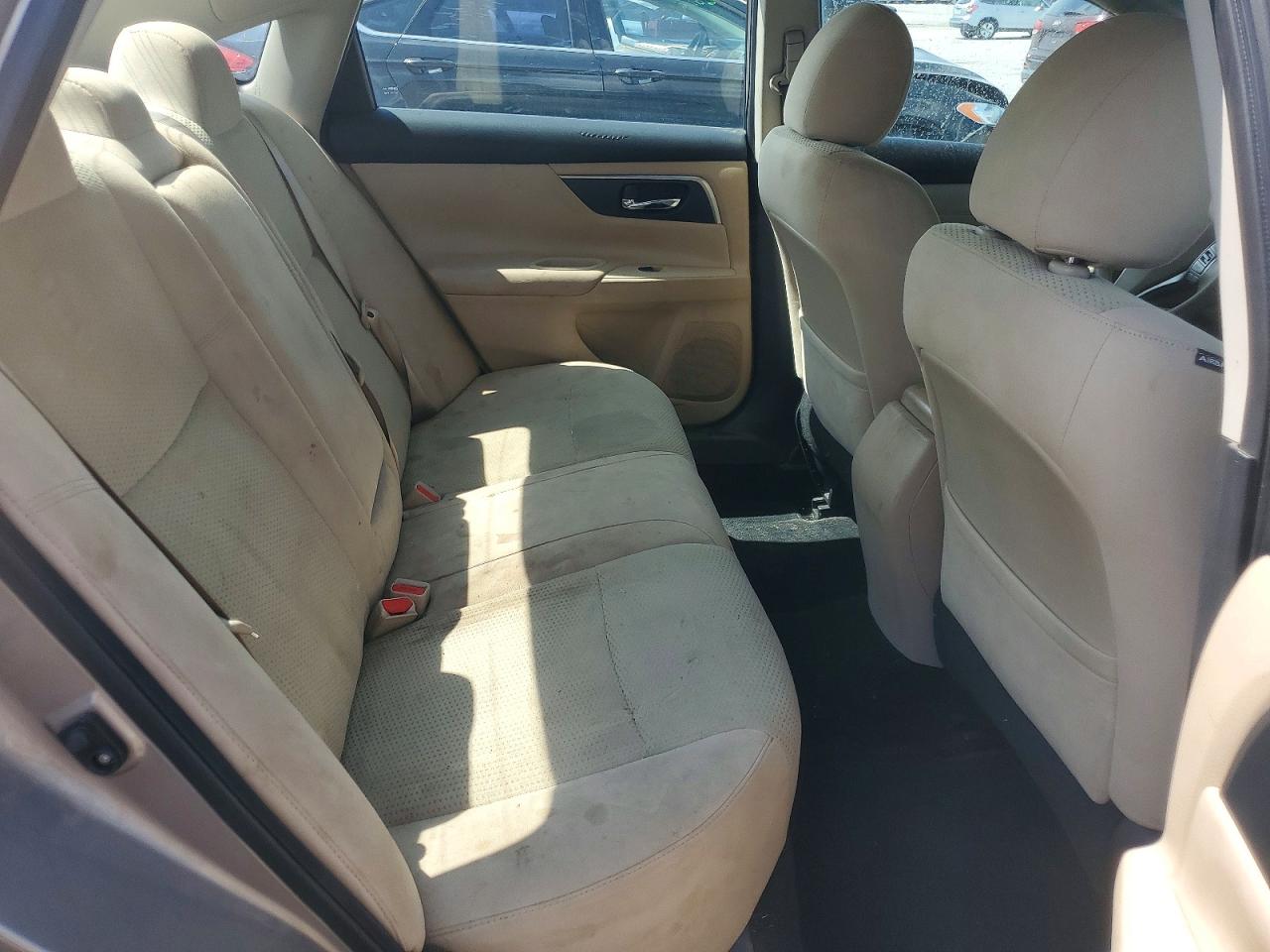 2015 Nissan Altima 2.5 S Beige vin: 1N4AL3AP3FN916097
