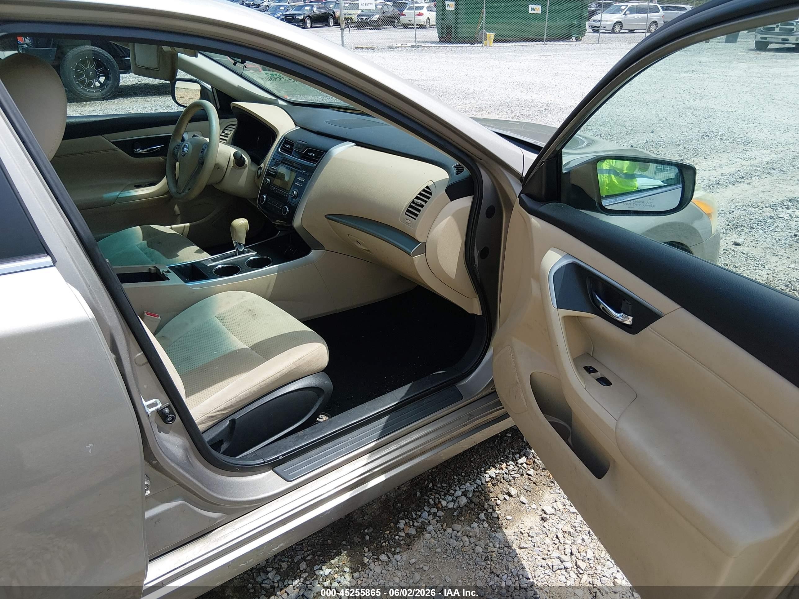 2015 Nissan Altima 2.5 S Beige vin: 1N4AL3AP3FN916116