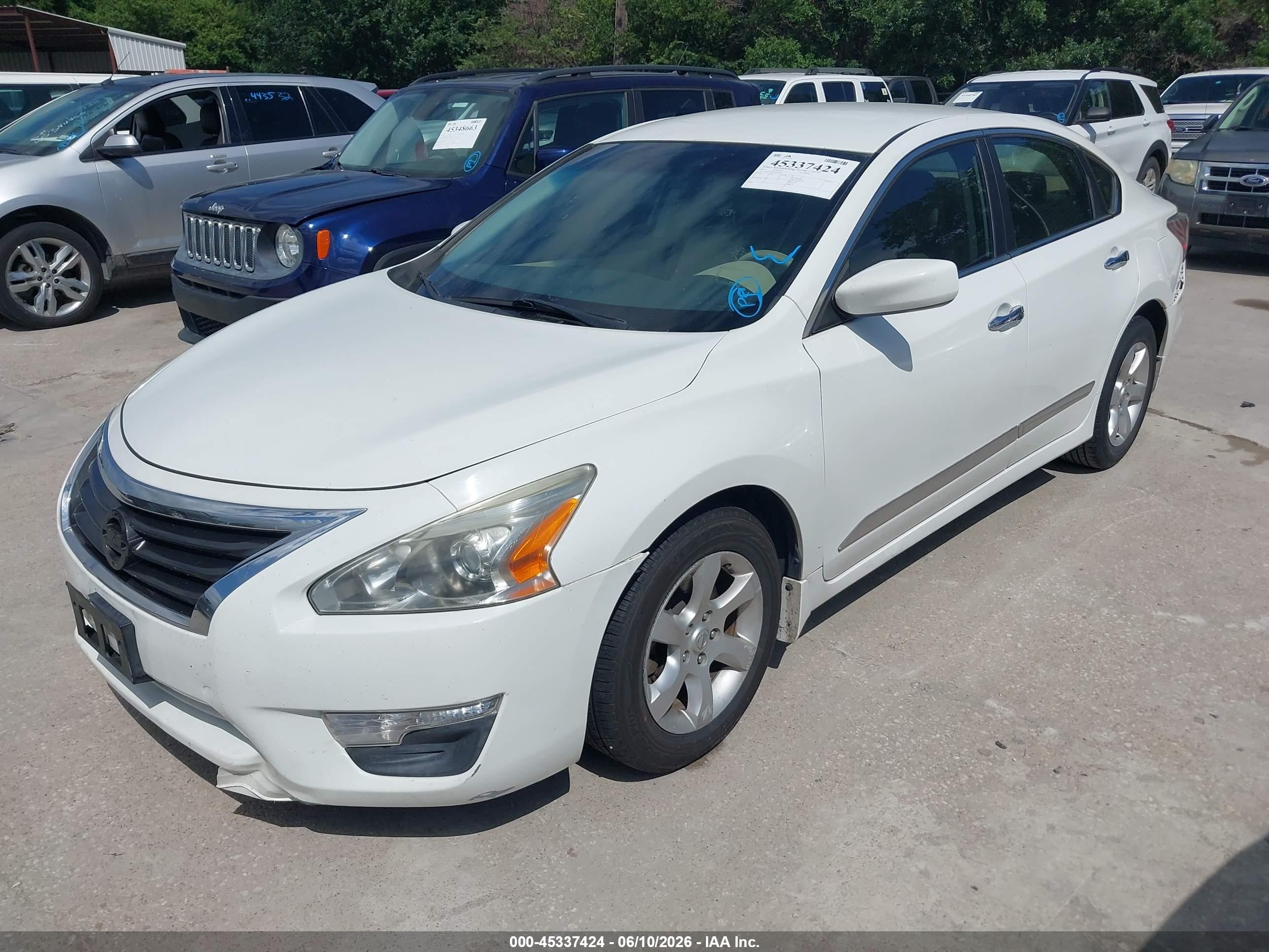 2015 Nissan Altima 2.5 S White vin: 1N4AL3AP3FN918366