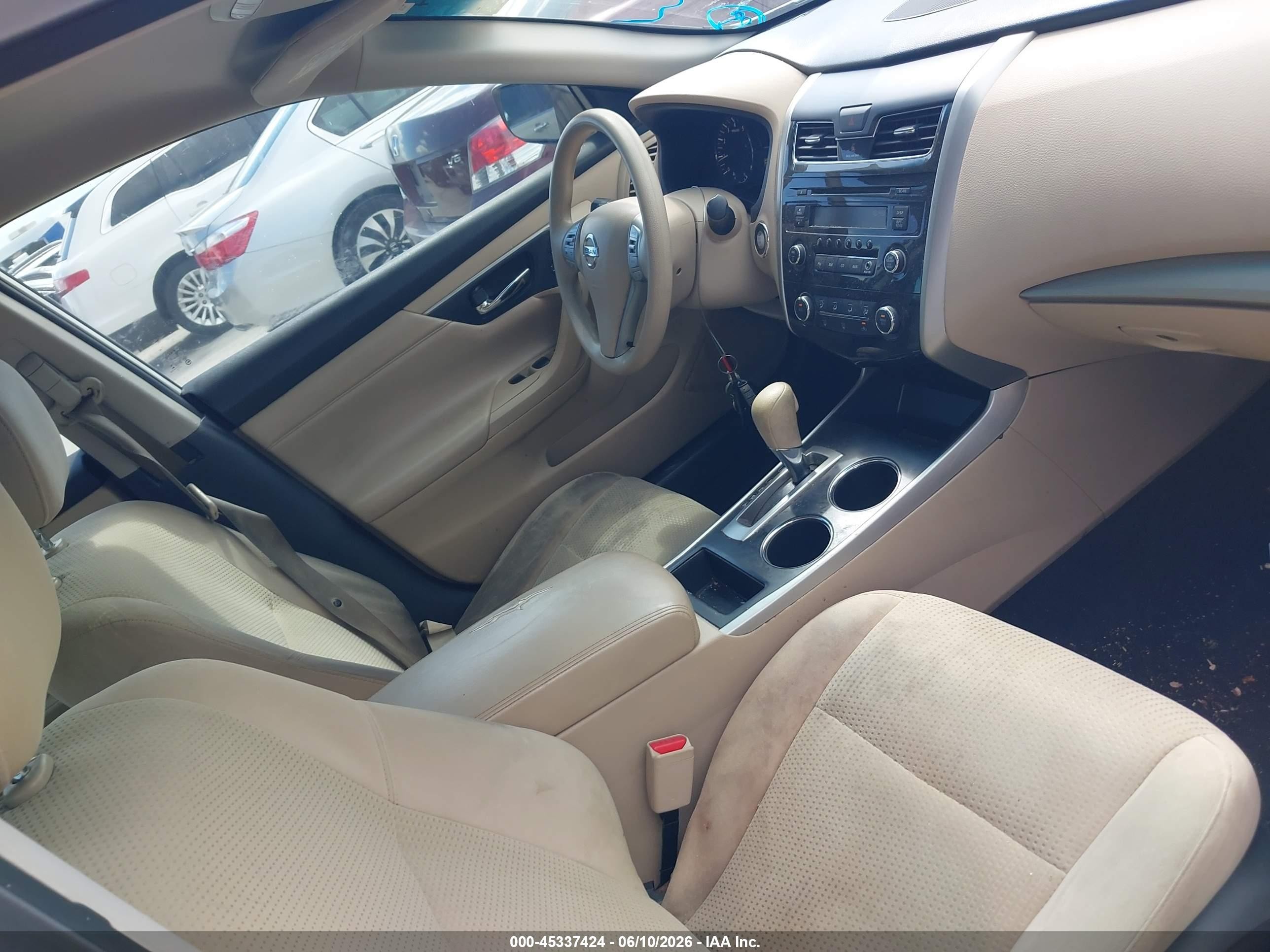 2015 Nissan Altima 2.5 S White vin: 1N4AL3AP3FN918366